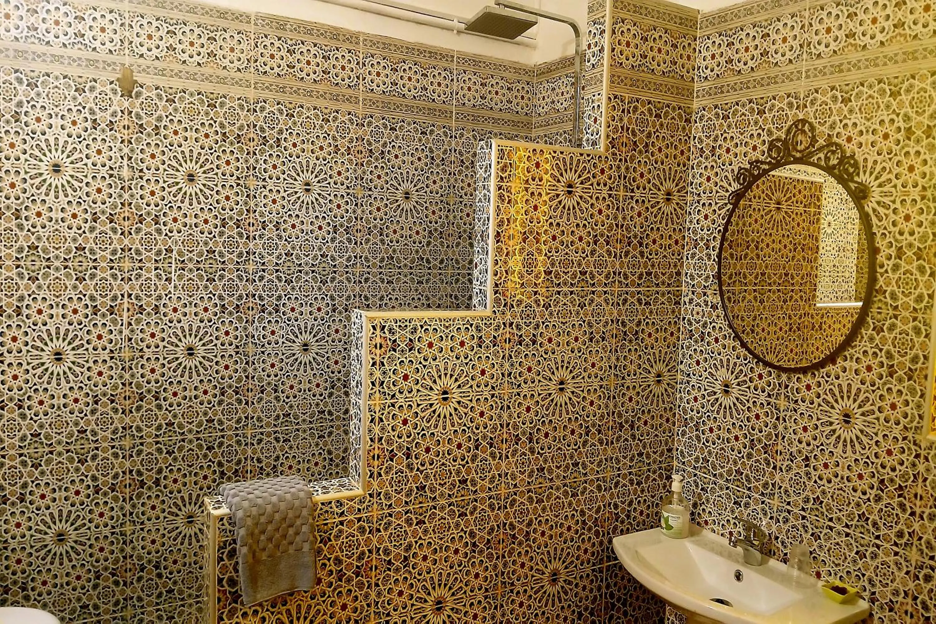Shower in Riad Meftaha