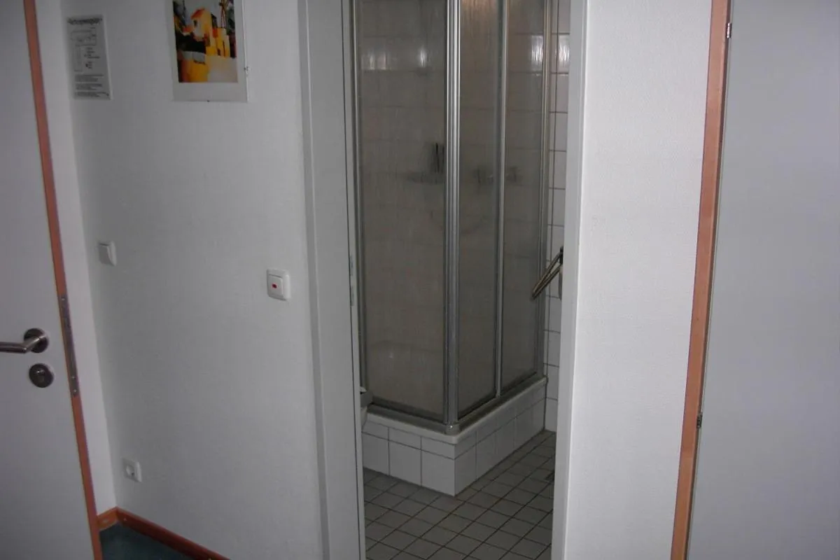 Bathroom in Jugendherberge Aachen - Membership required