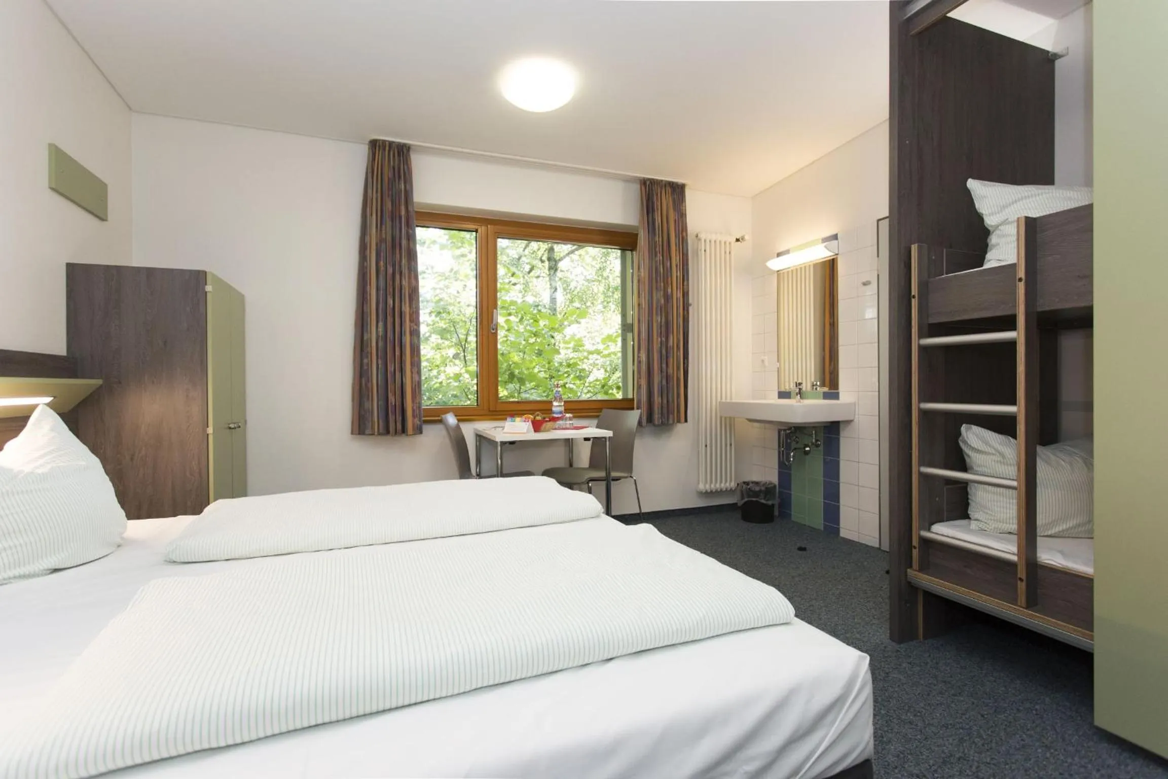 Photo of the whole room, Bed in Jugendherberge Aachen - Membership required