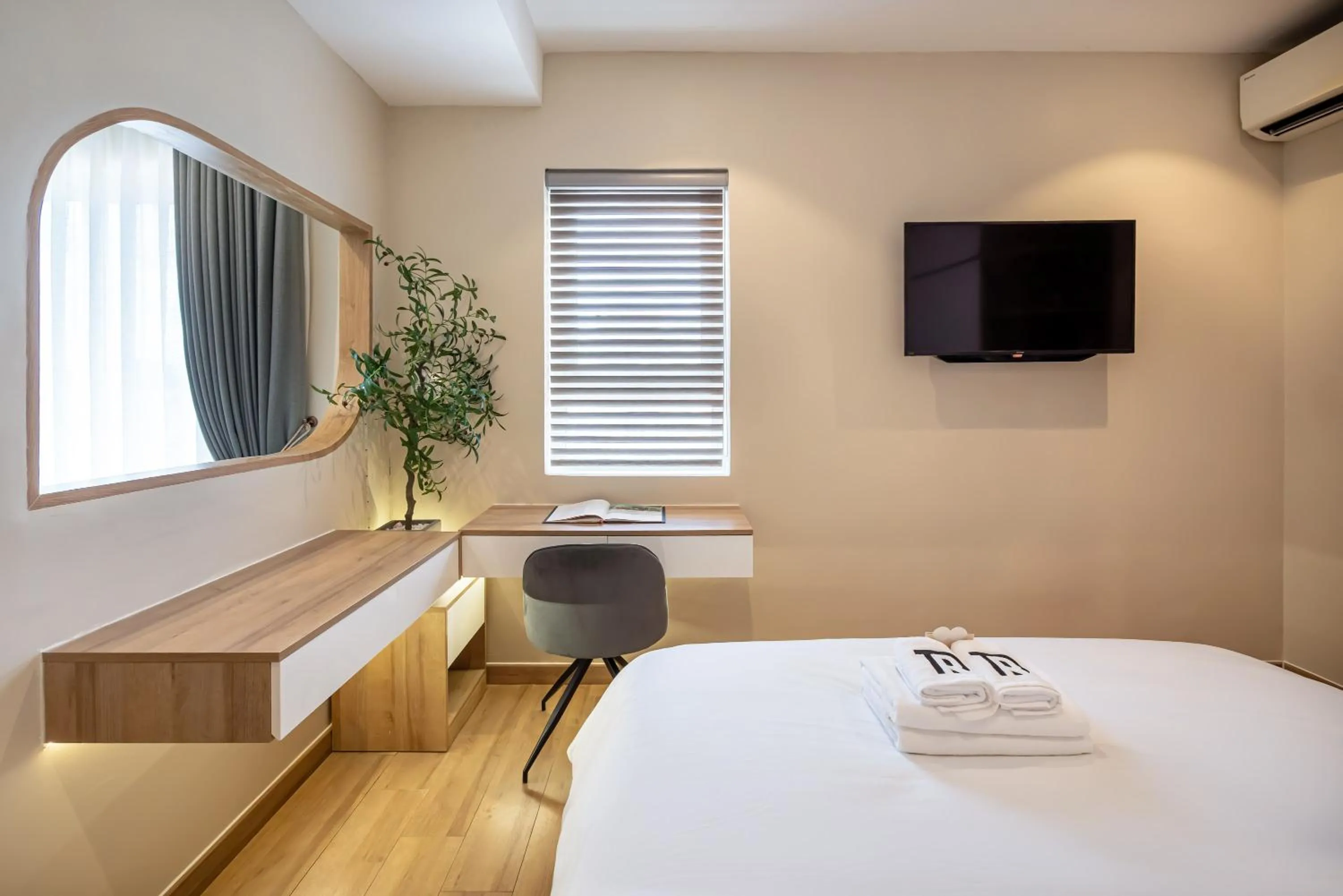 Bedroom, Bed in The Royal Healing - Phu My Hung