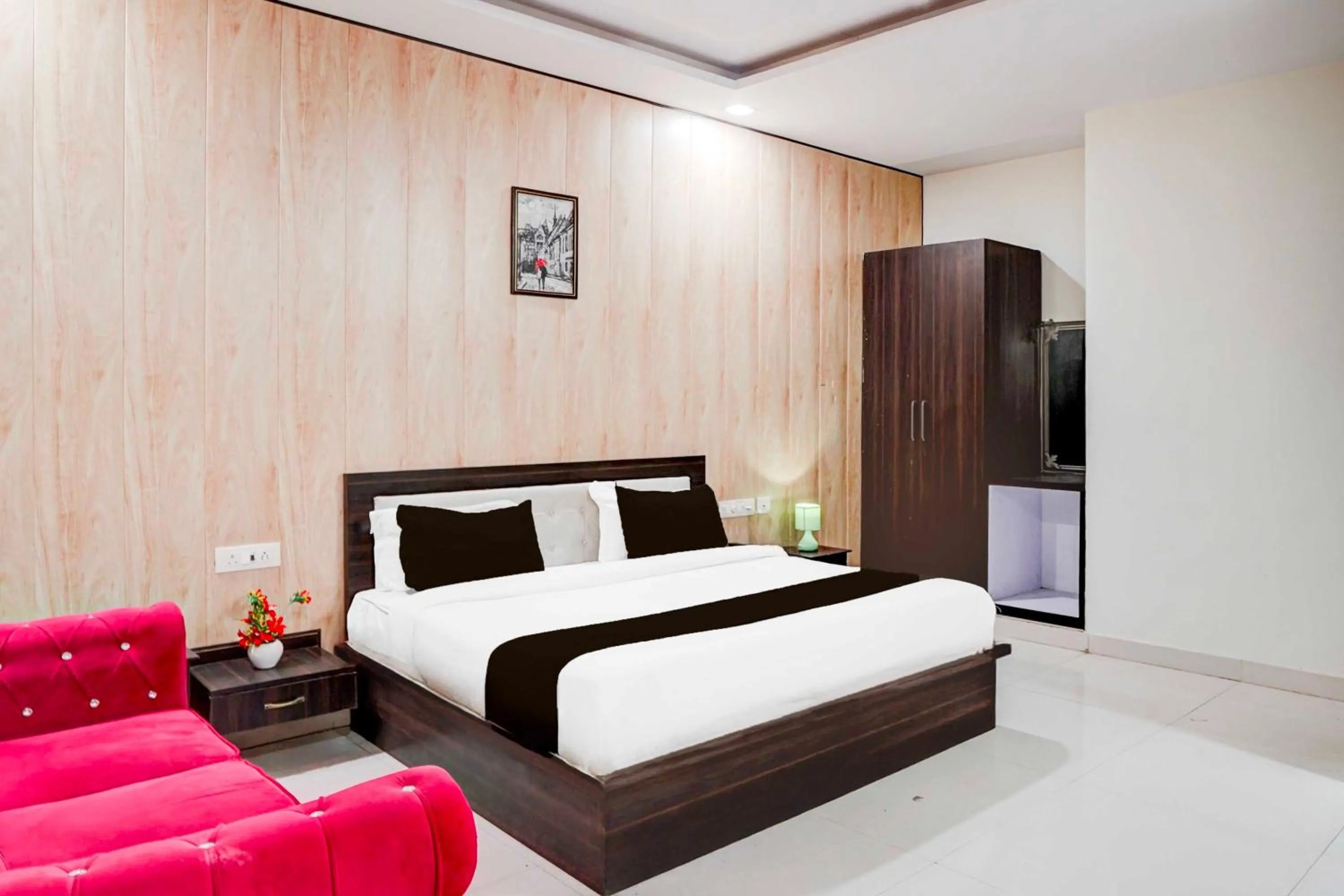 Bedroom, Bed in Hotel O Faizabad Road Opp BBD University