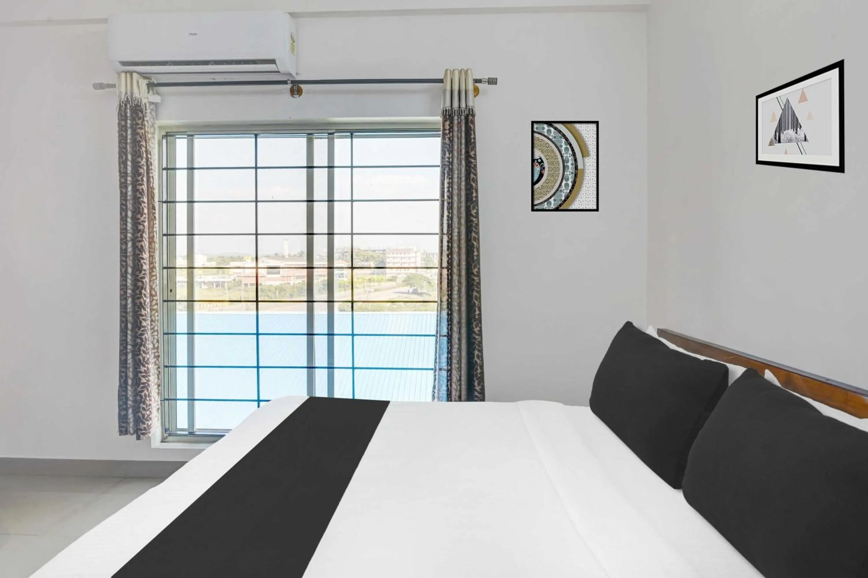 Bedroom, Bed in Hotel O Chikmangaluru Near Railway Station