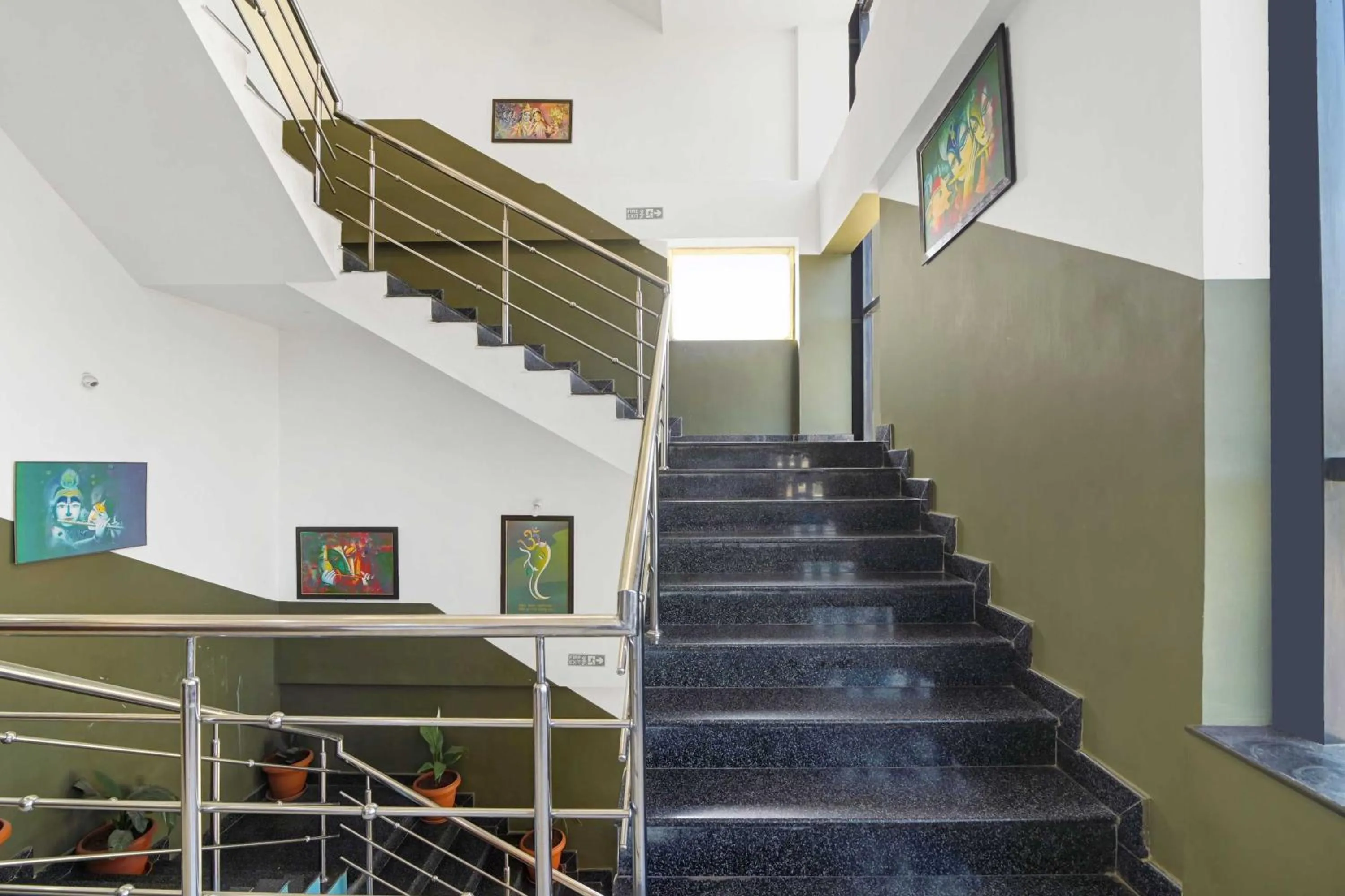 Lobby or reception in Hotel O Chikmangaluru Near Railway Station