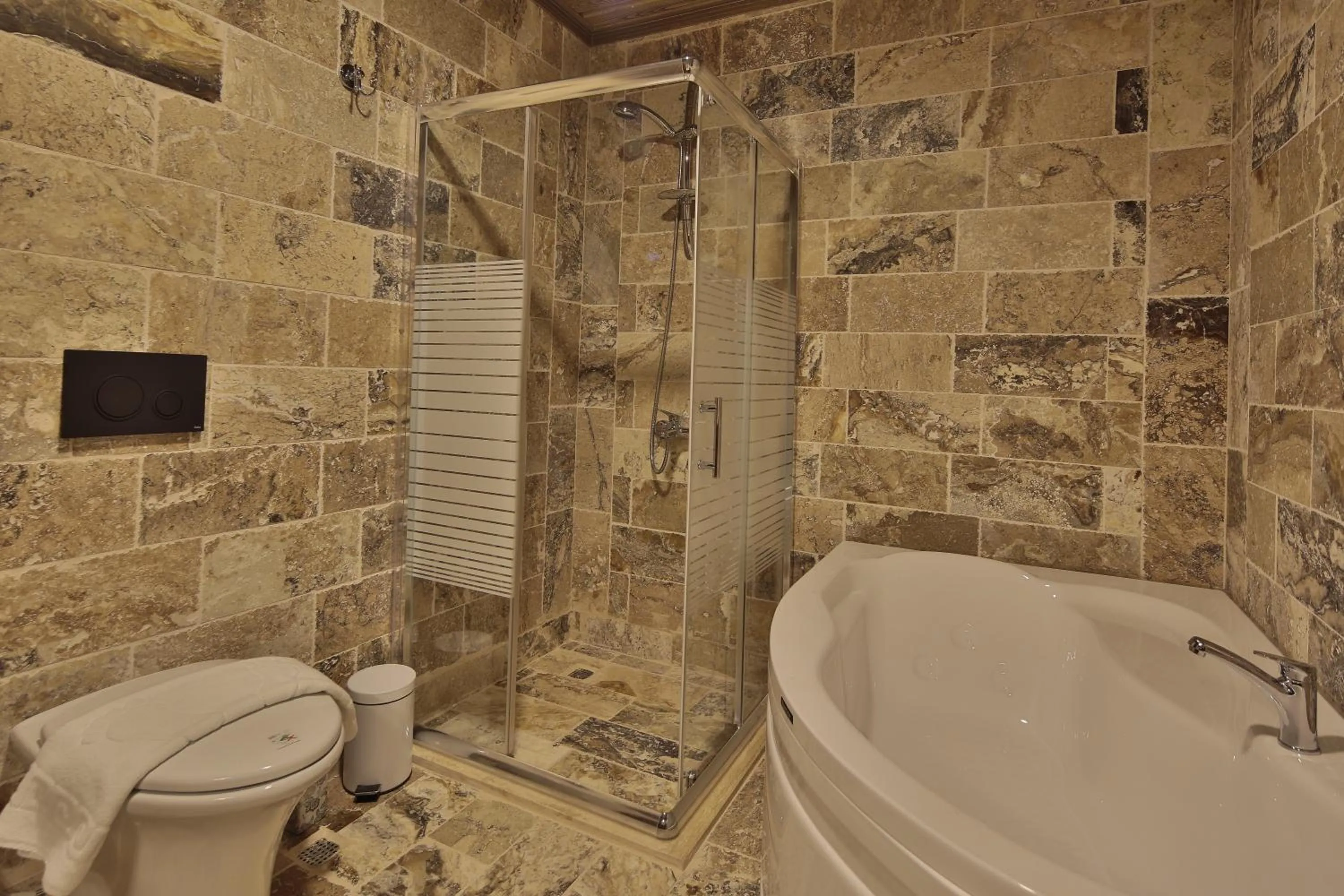 Shower in Cappadocia View Suit