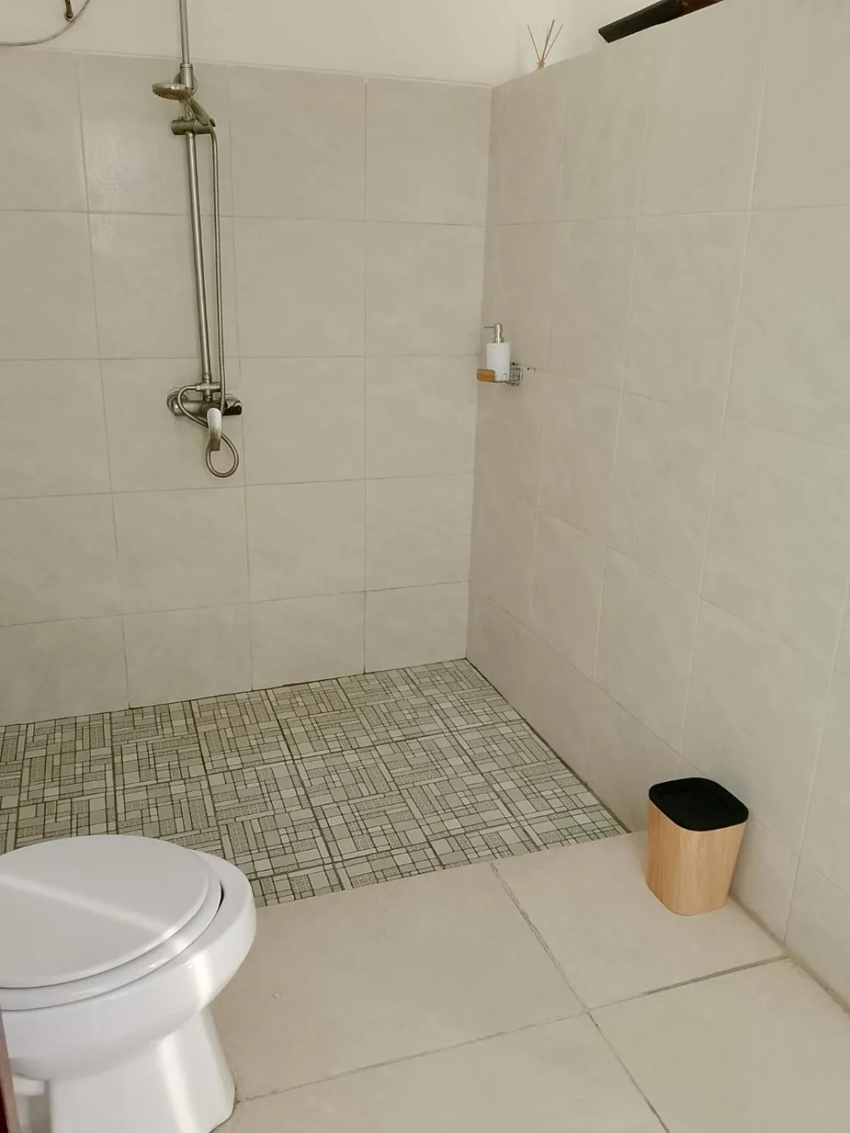 Shower in Lovina villa cinta