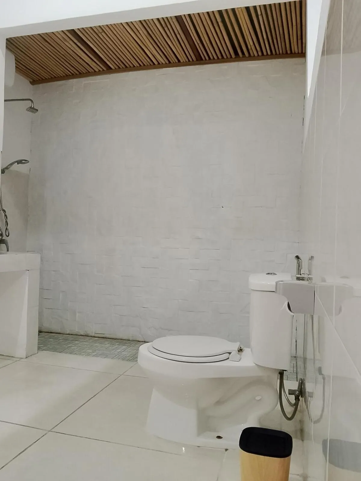 Toilet in Lovina villa cinta