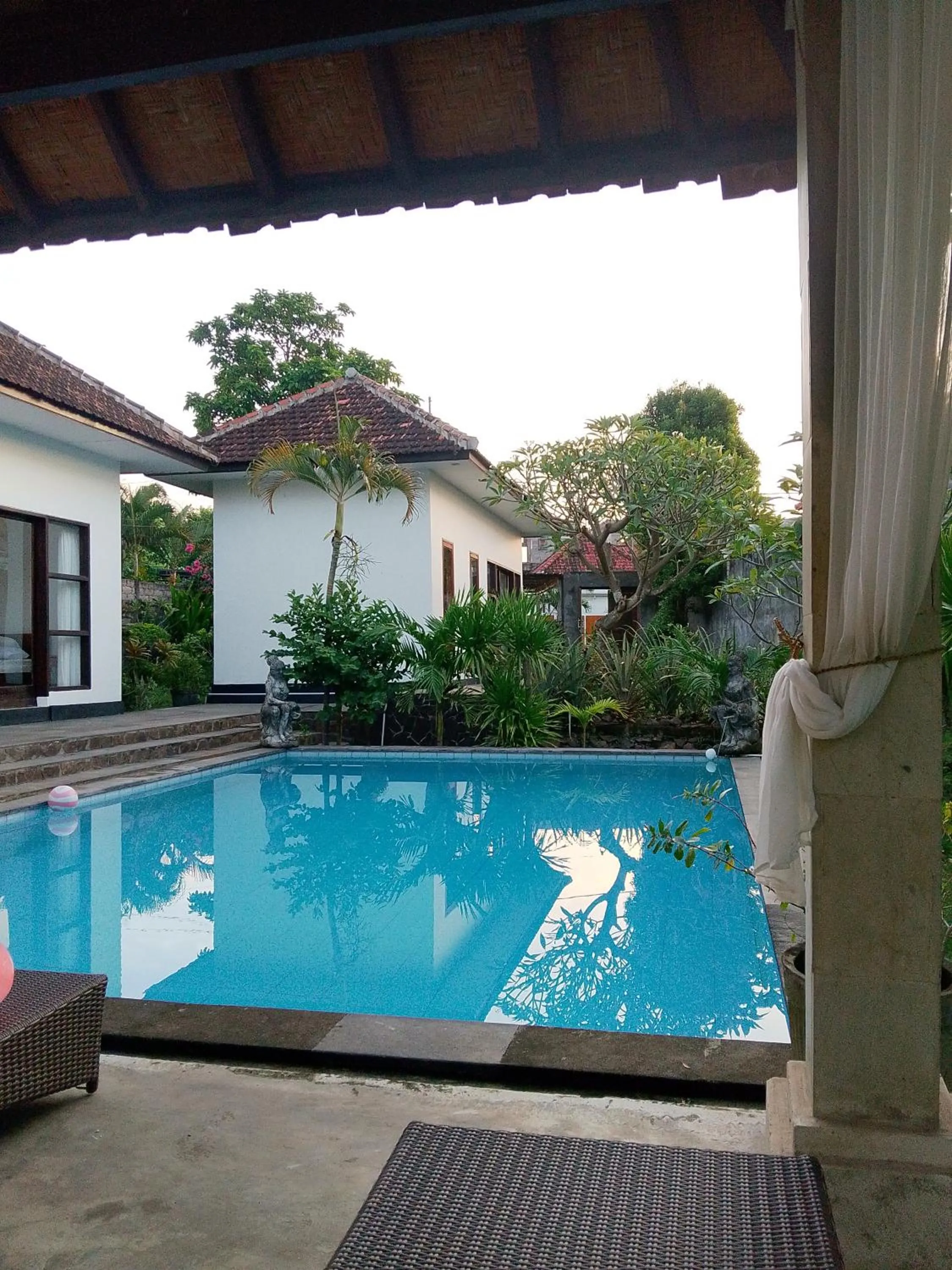 sunbed in Lovina villa cinta