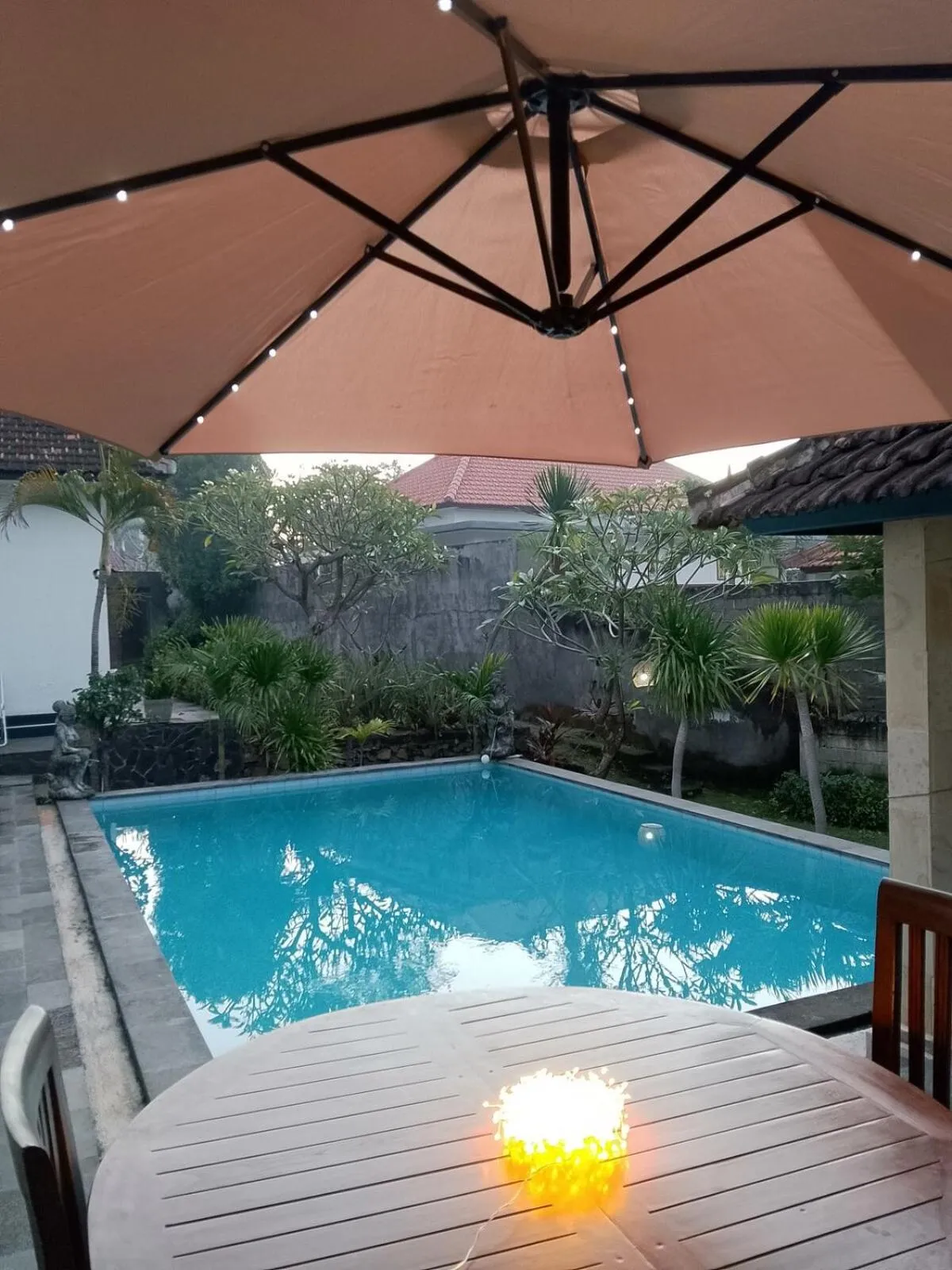 sunbed in Lovina villa cinta