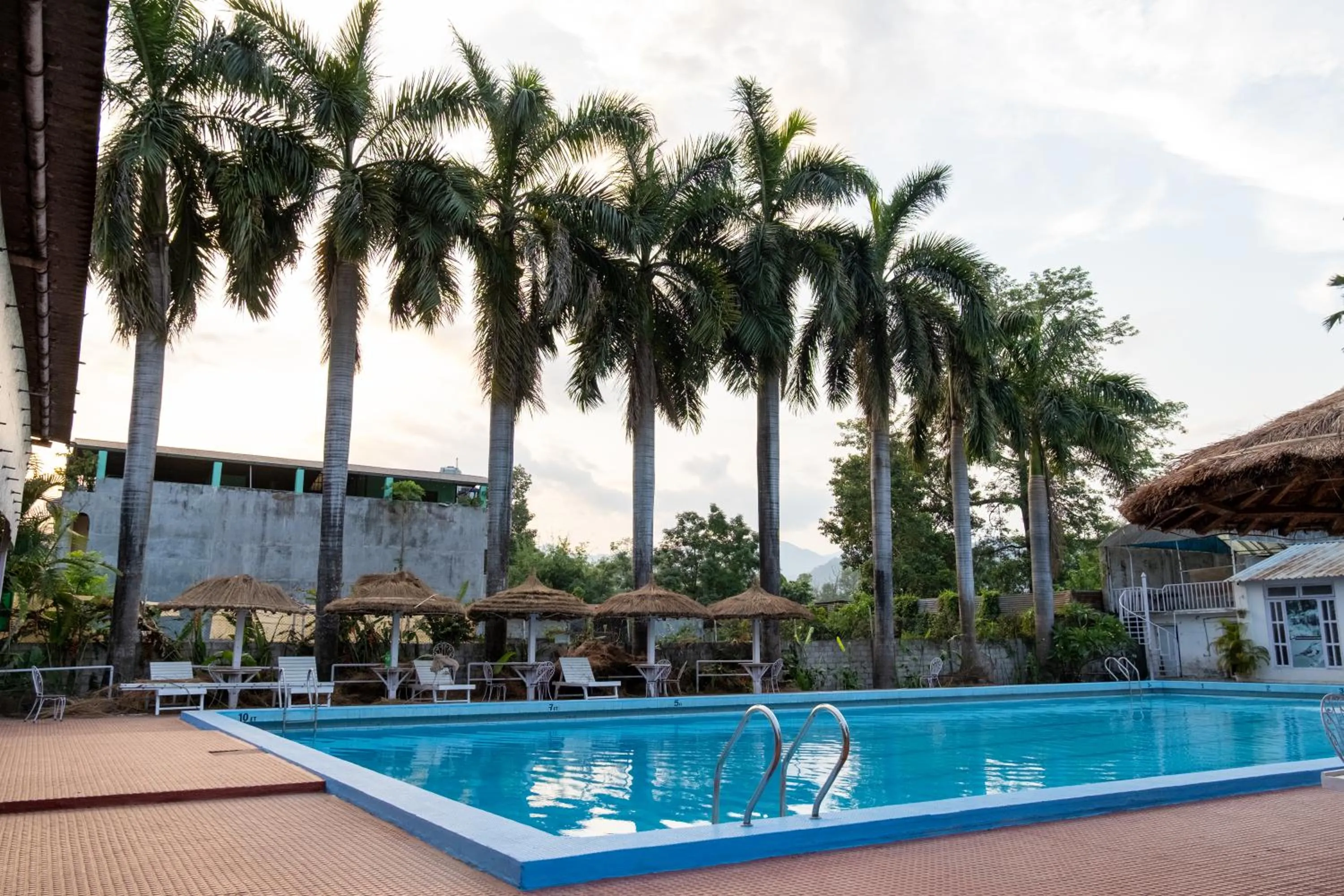 Swimming pool in Siddhartha Hotel Narayangarh