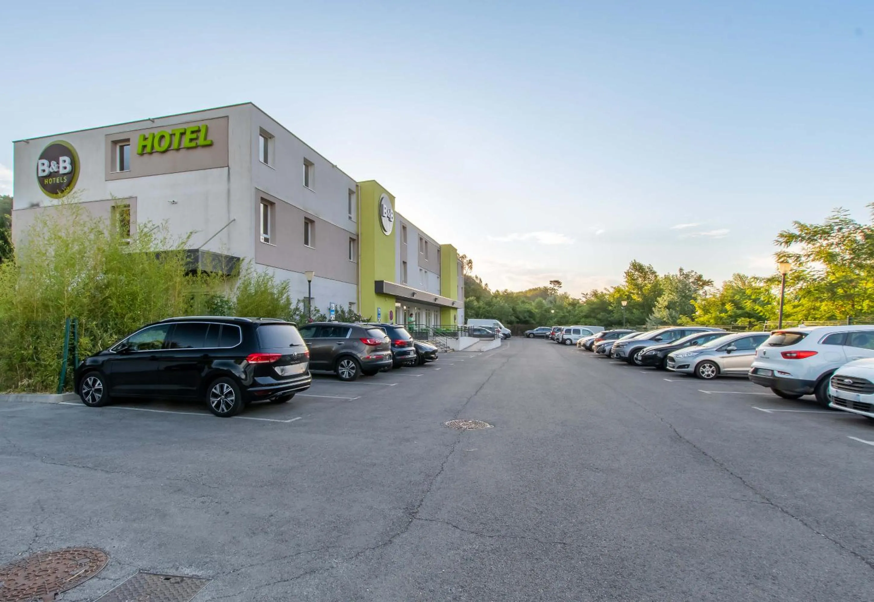 Parking in B&B HOTEL Alès - Pôle Mécanique