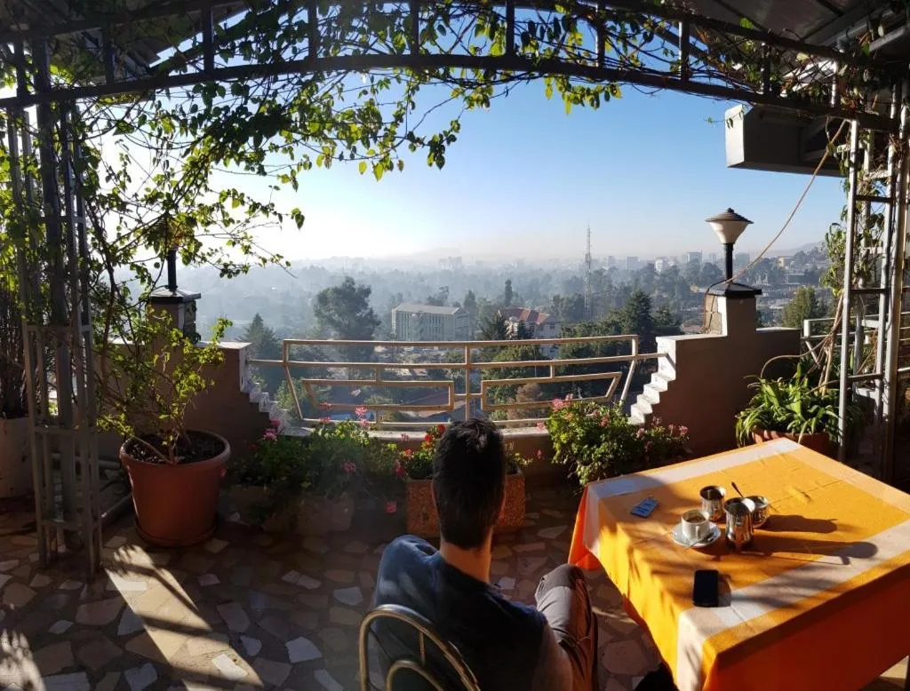 Restaurant/places to eat in Ras Amba Hotel