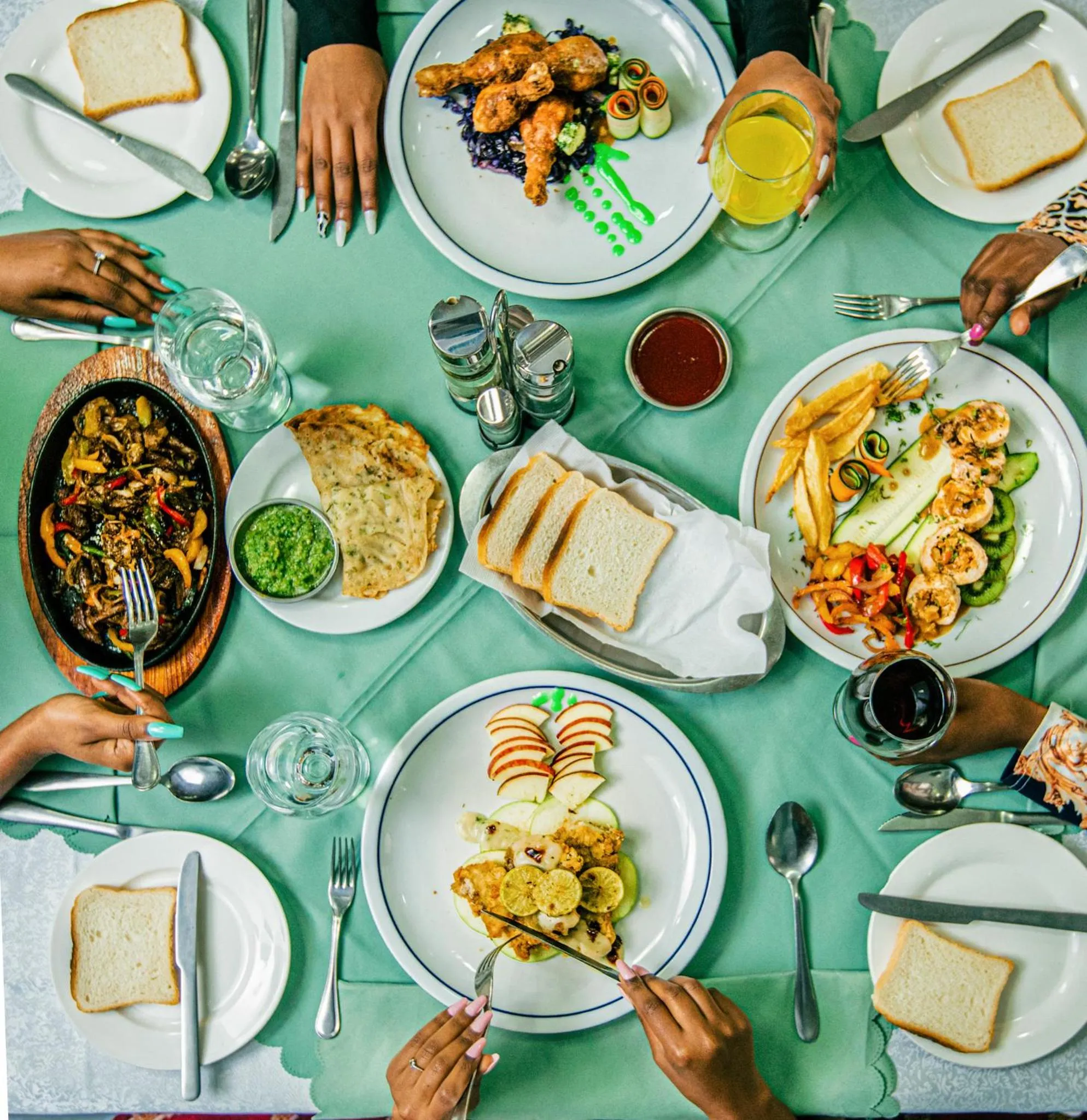 Restaurant/places to eat in Ras Amba Hotel