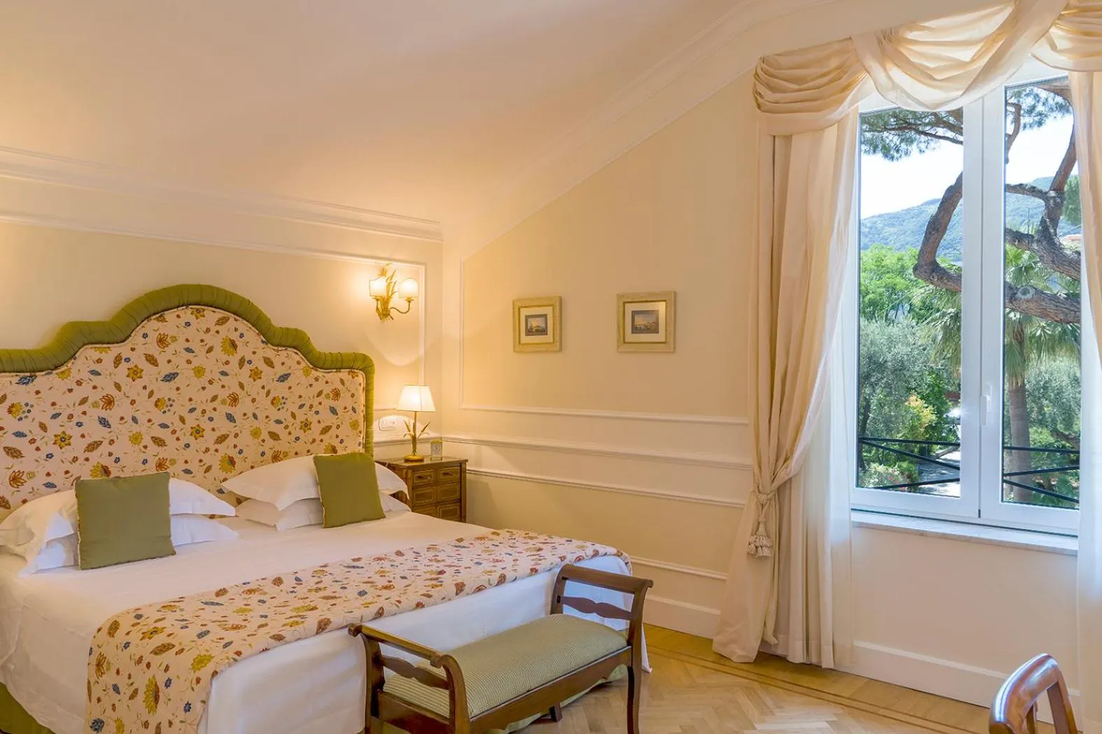 Day, Bed in Grand Hotel Excelsior Vittoria