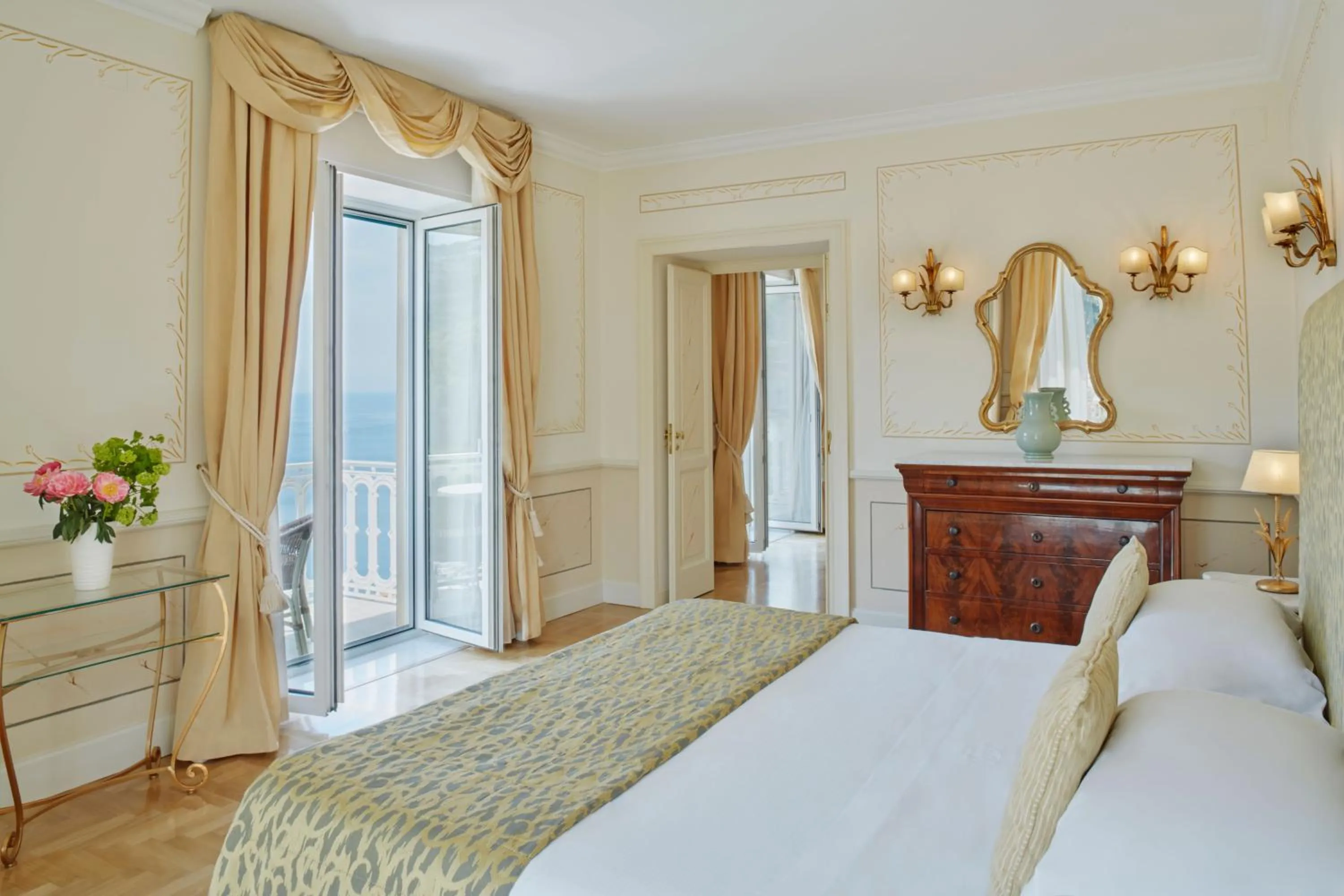 Day, Bed in Grand Hotel Excelsior Vittoria