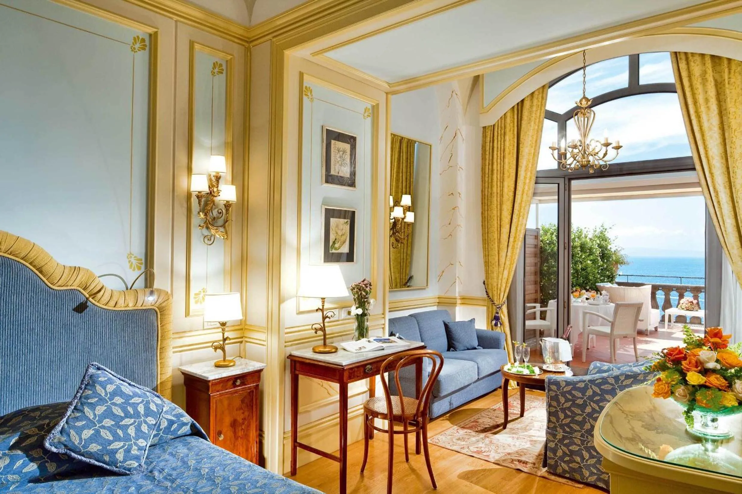 Day in Grand Hotel Excelsior Vittoria