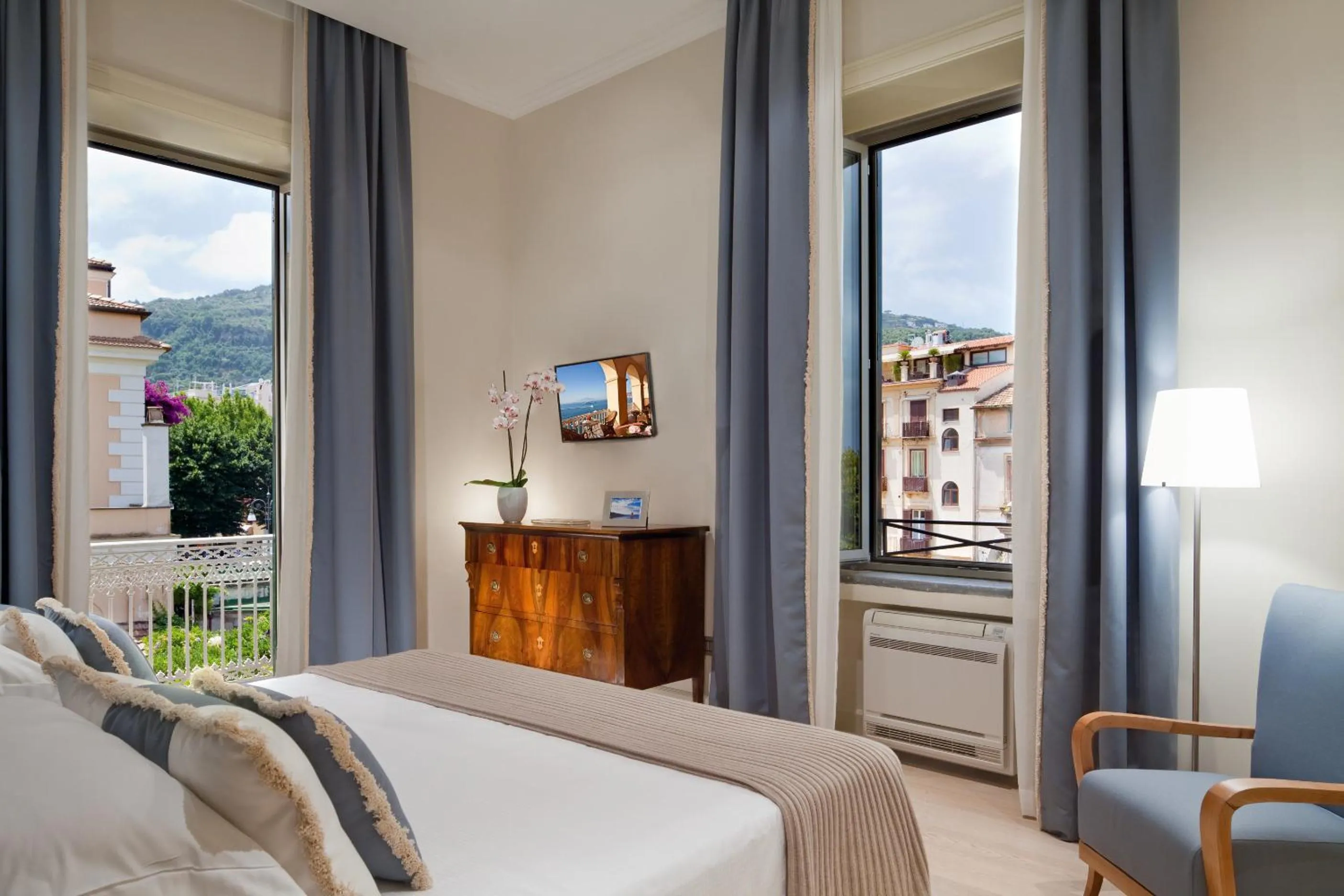 Day, Bed in Grand Hotel Excelsior Vittoria