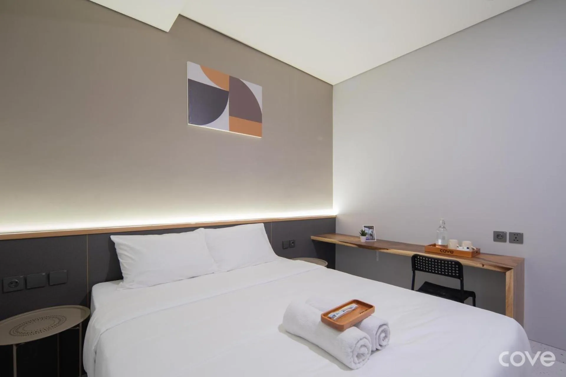 Bedroom, Bed in Cove Vaia