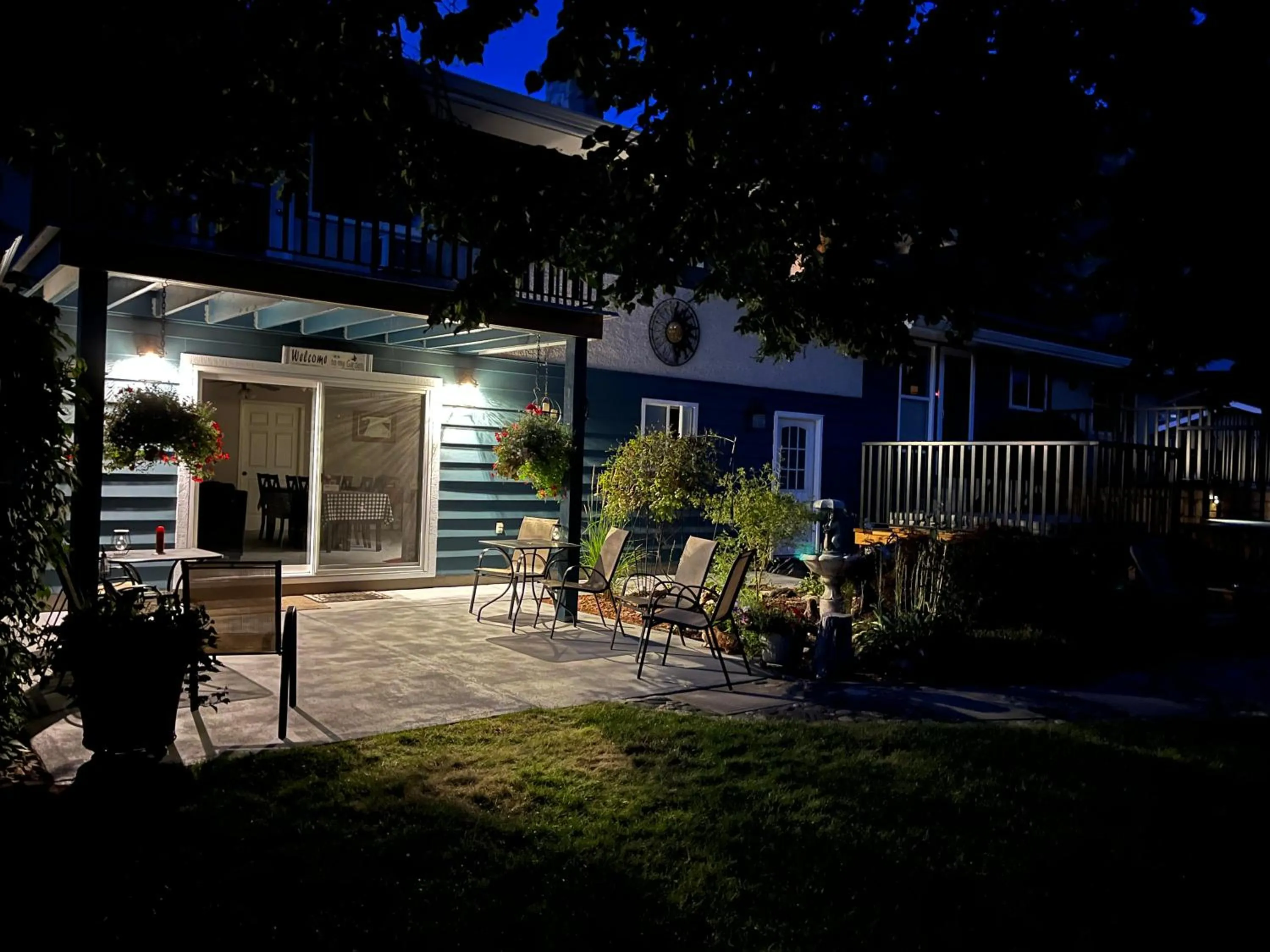 Patio in Sunny Shuswap B&B