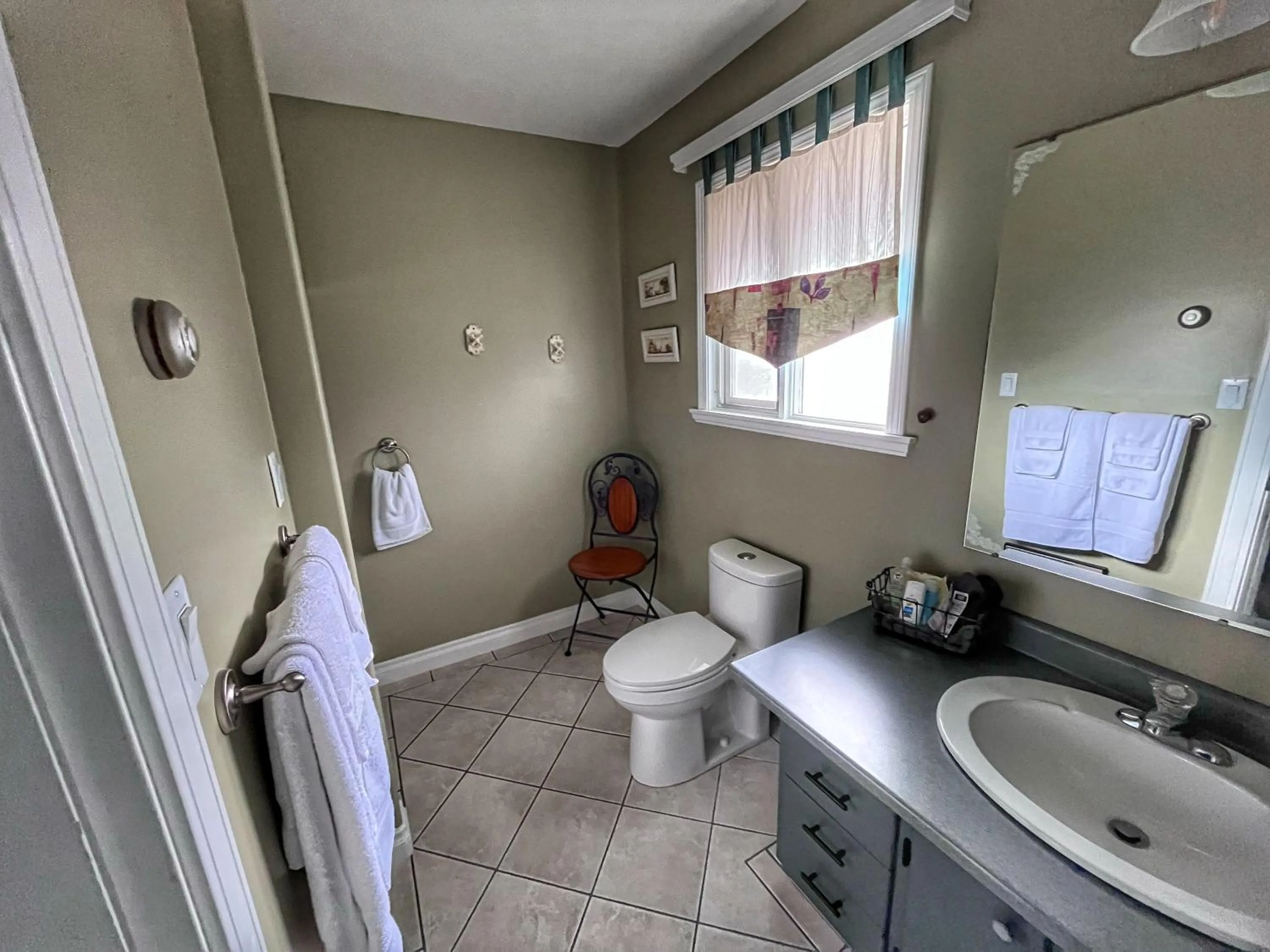 Bathroom in Sunny Shuswap B&B