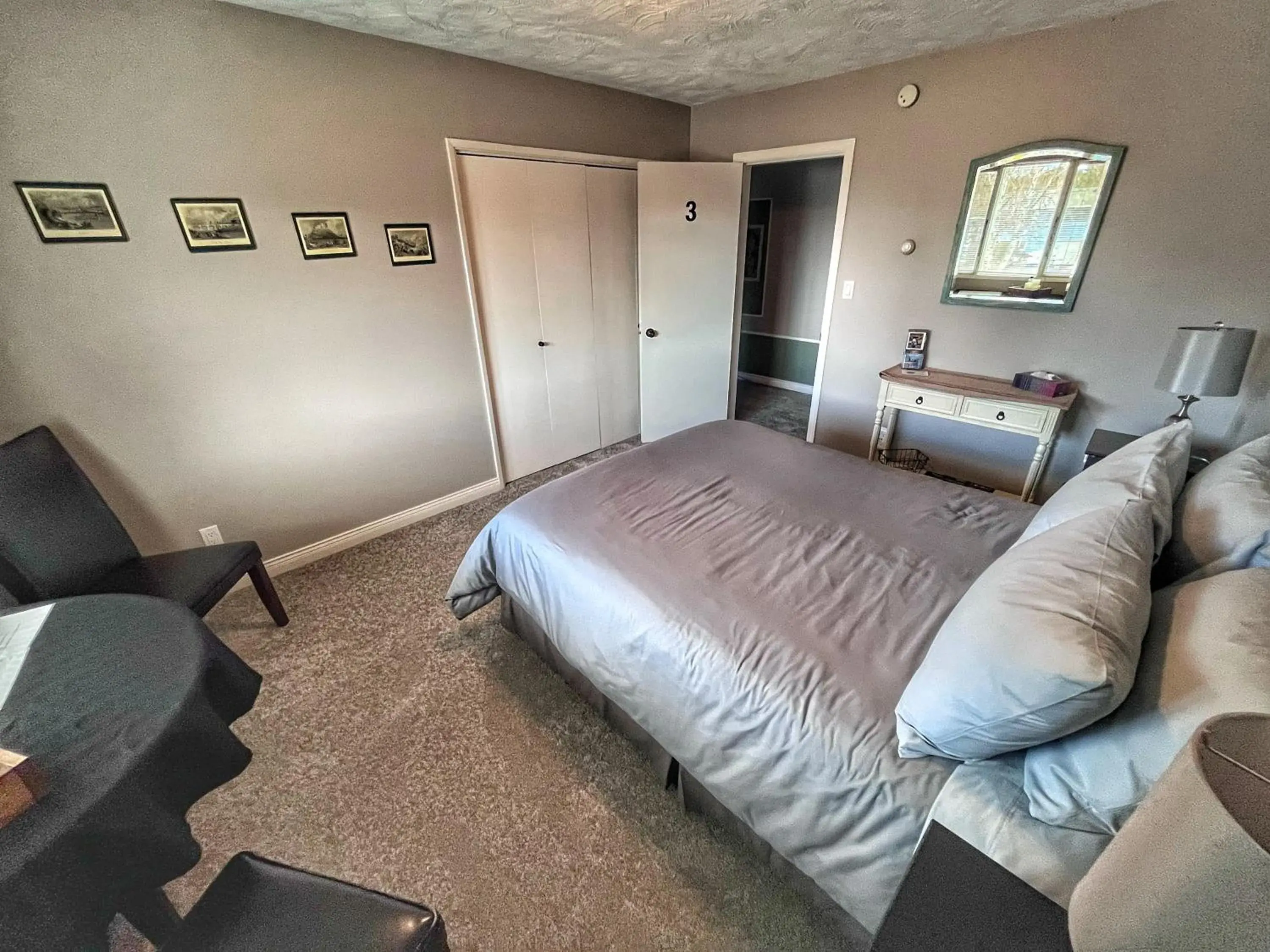 Garden Room in Sunny Shuswap B&B Garden Room in Sunny Shuswap B&B