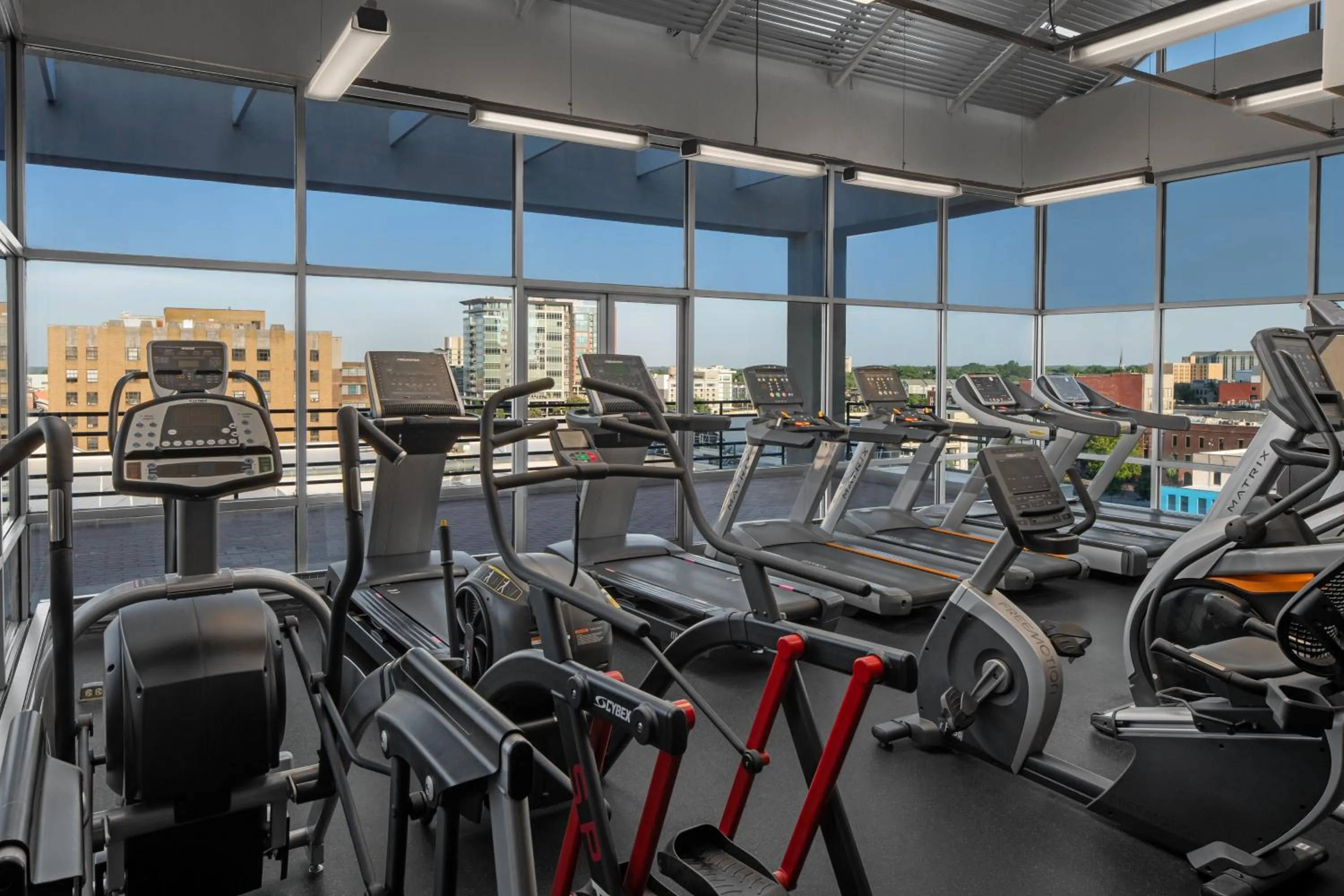 Fitness centre/facilities in Capital Hotel