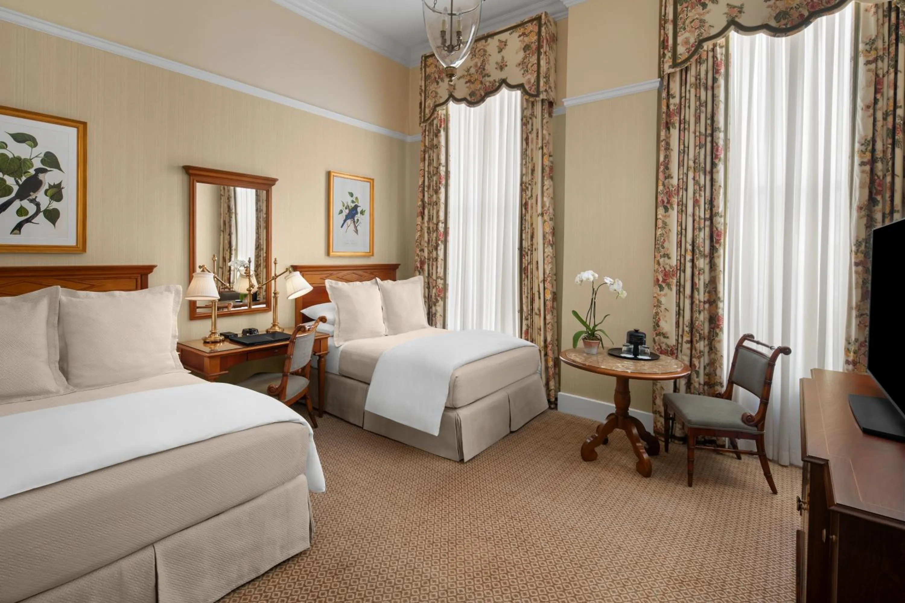 Bedroom, Bed in Capital Hotel