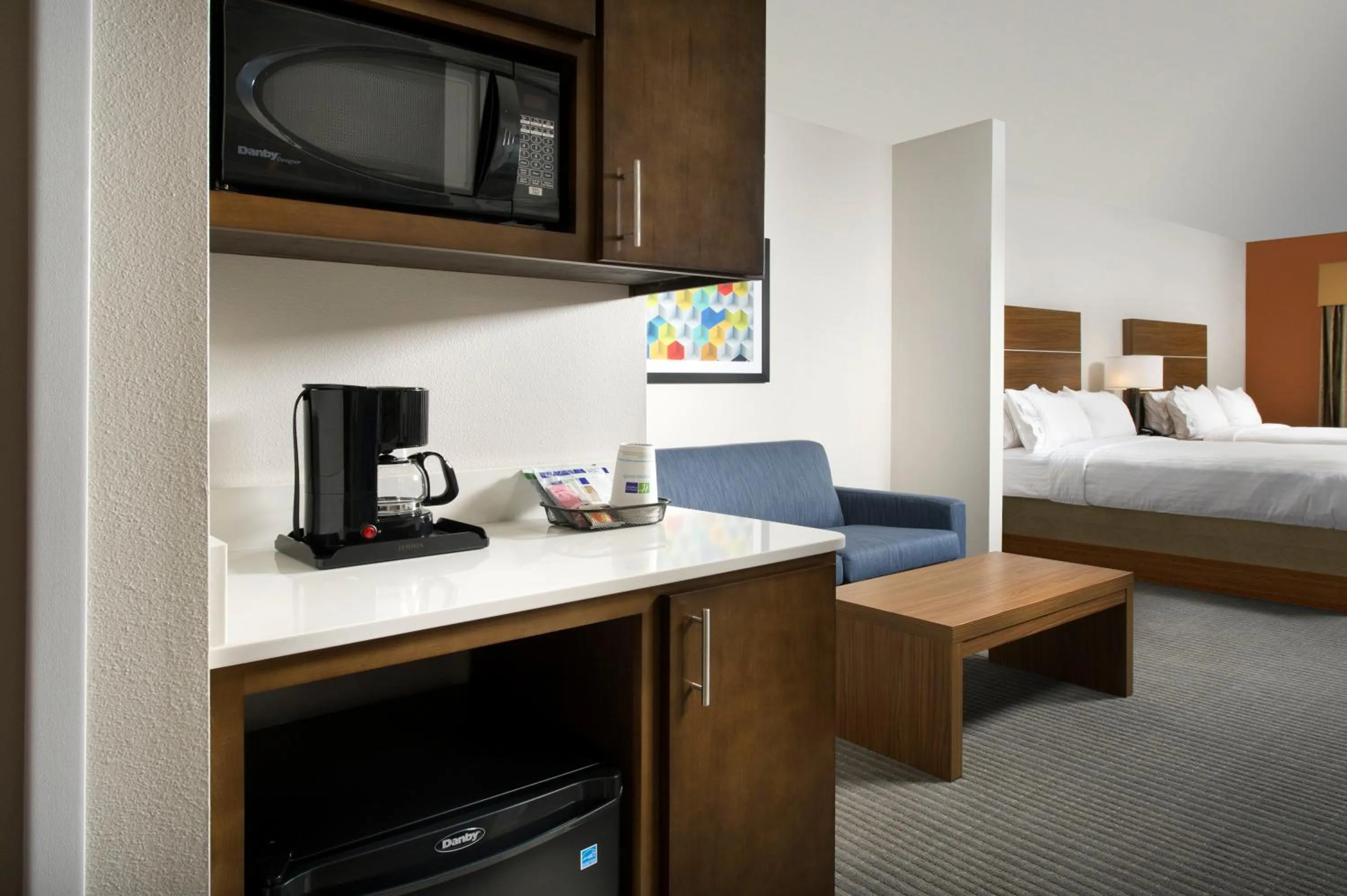 Bedroom, Bed in Holiday Inn Express & Suites Bay City by IHG
