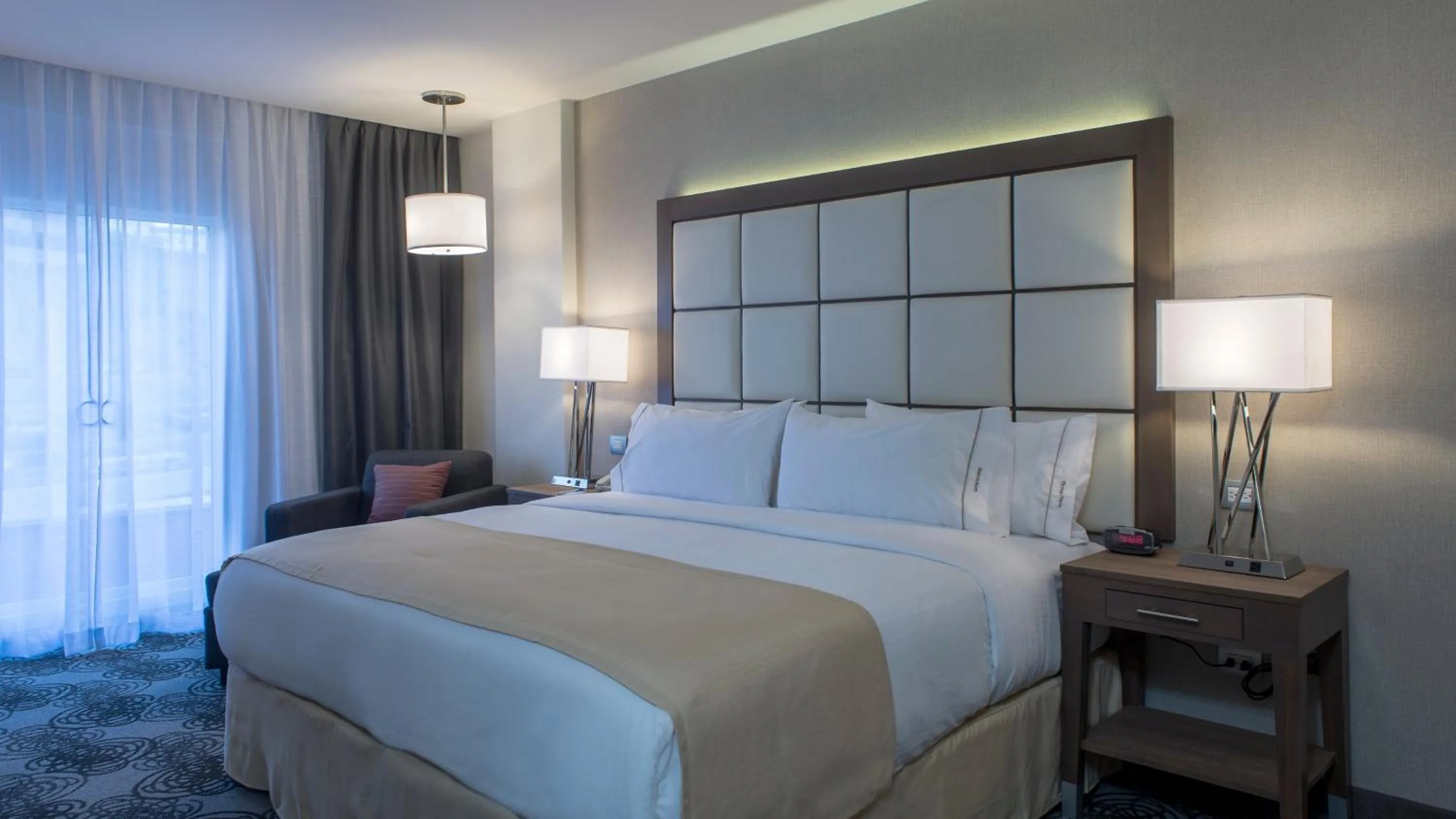 Photo of the whole room, Bed in Holiday Inn Express & Suites Chihuahua Juventud by IHG