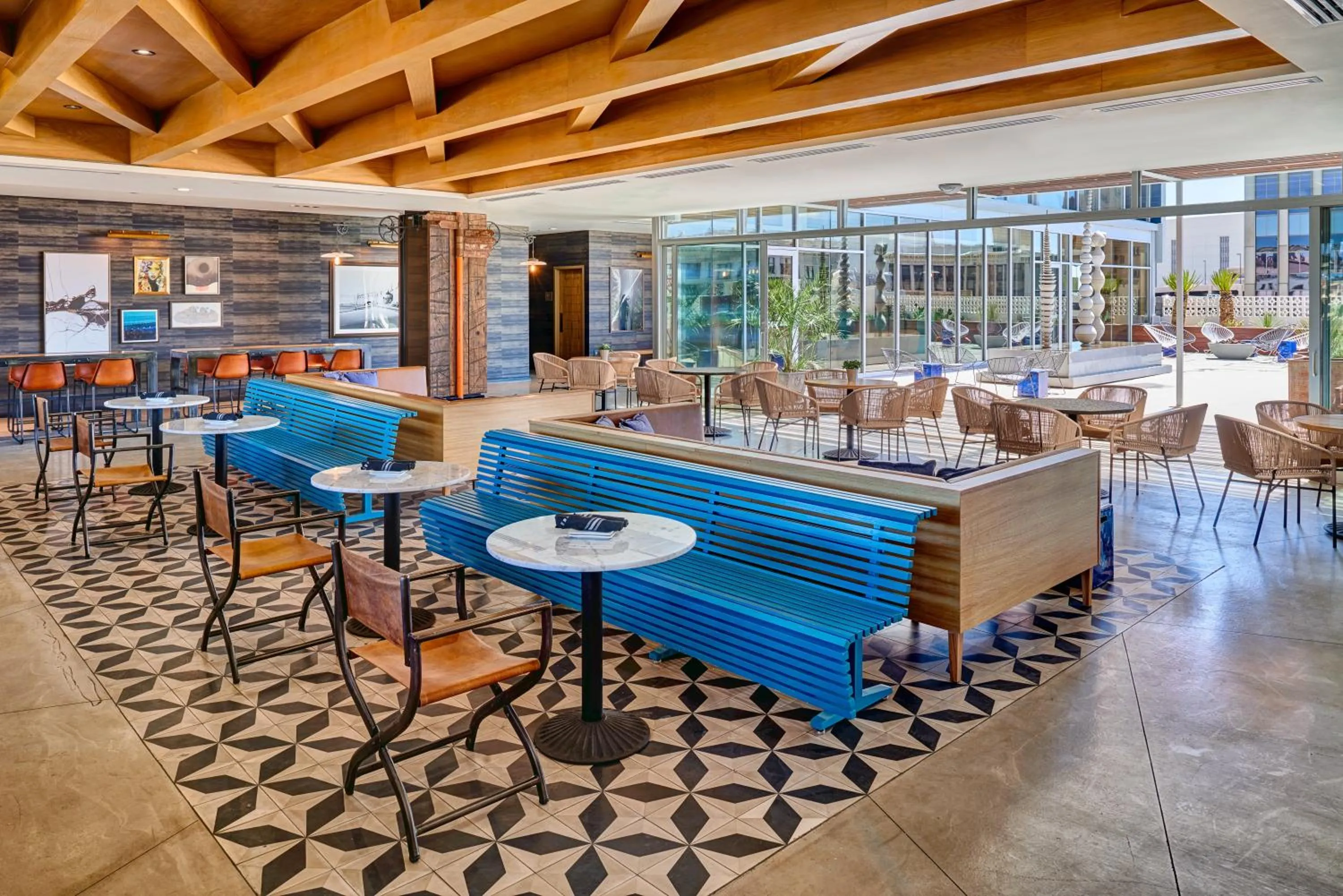Lounge or bar in Hotel Indigo El Paso Downtown by IHG