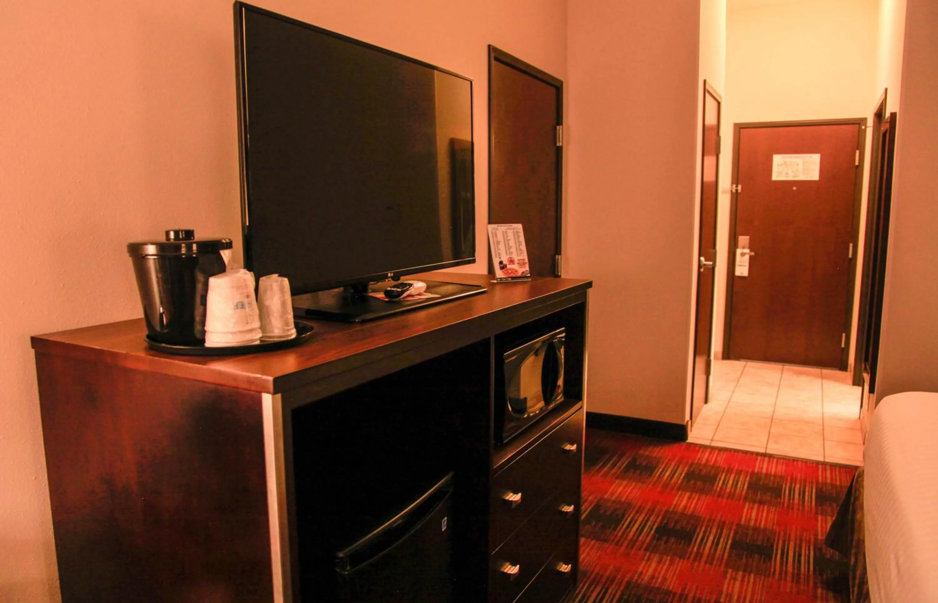 Photo of the whole room in Holiday Inn Express & Suites Cumberland - La Vale by IHG