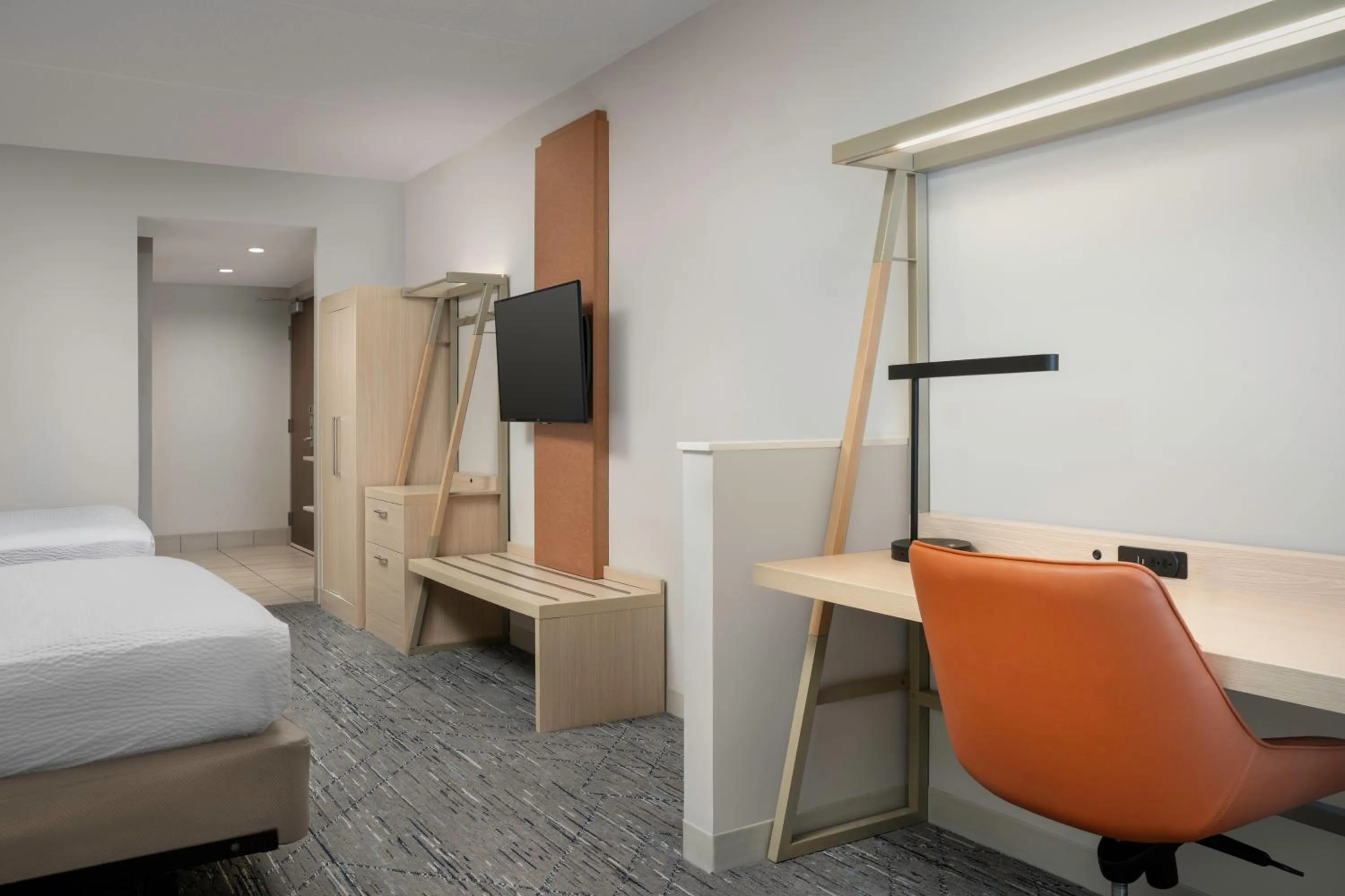 Bedroom, Bed in Holiday Inn Express & Suites Pittsburgh North Shore by IHG
