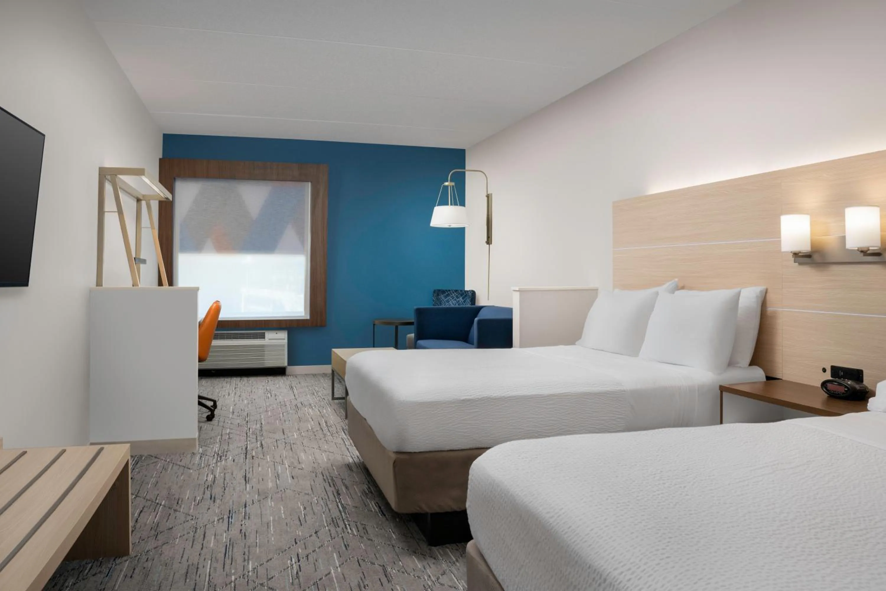 Bedroom, Bed in Holiday Inn Express & Suites Pittsburgh North Shore by IHG