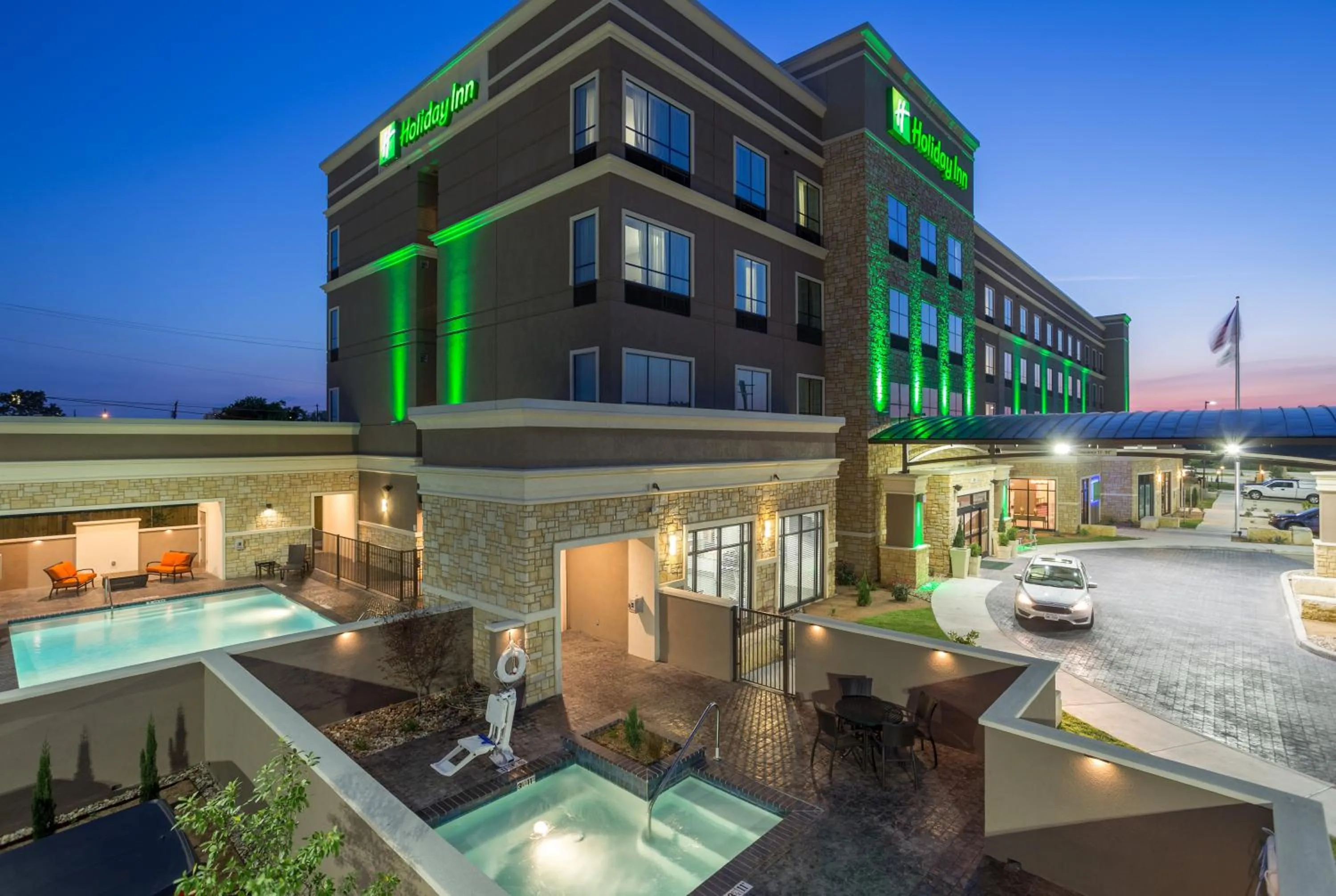 Property building in Holiday Inn San Marcos Convention Center by IHG
