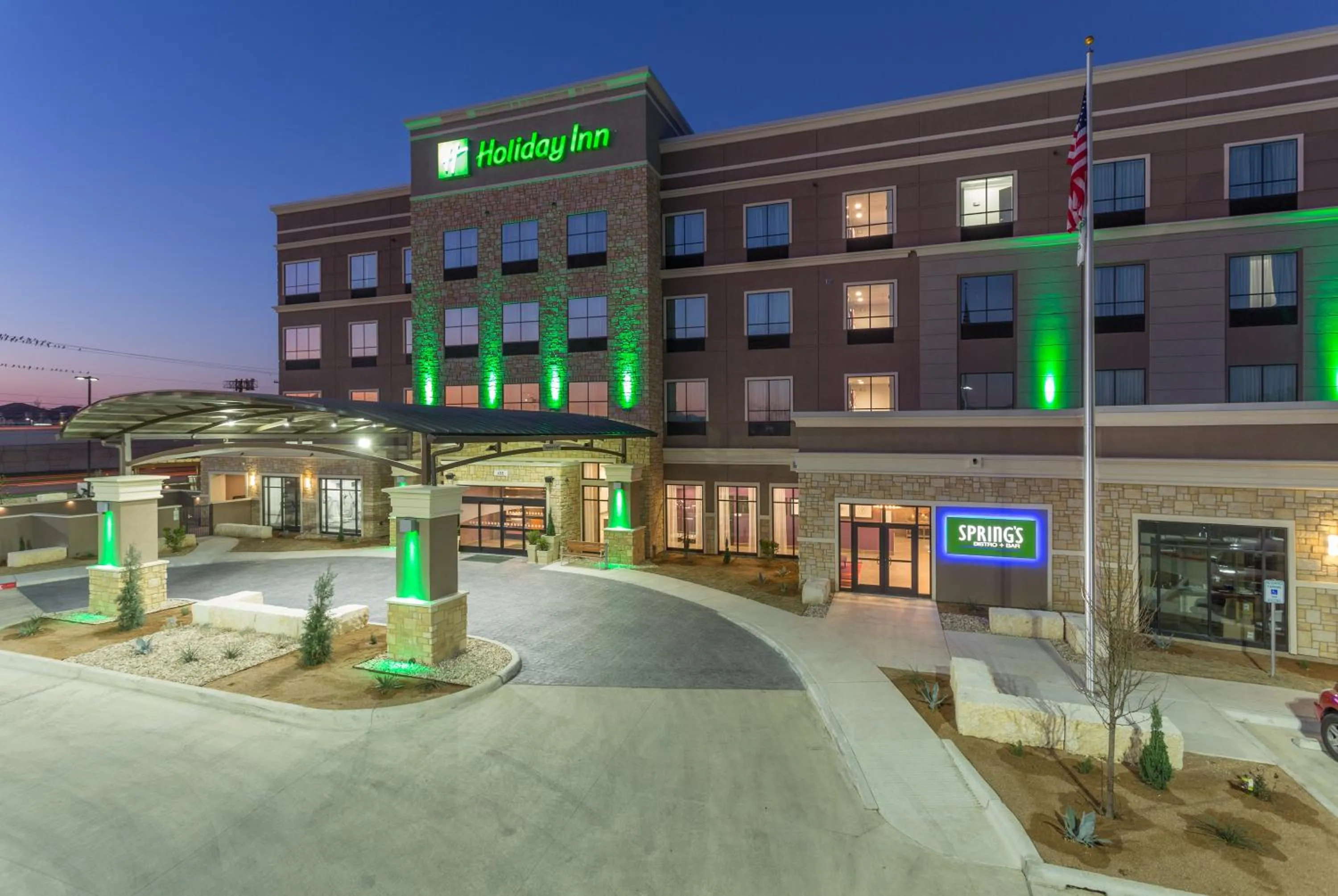 Property building in Holiday Inn San Marcos Convention Center by IHG