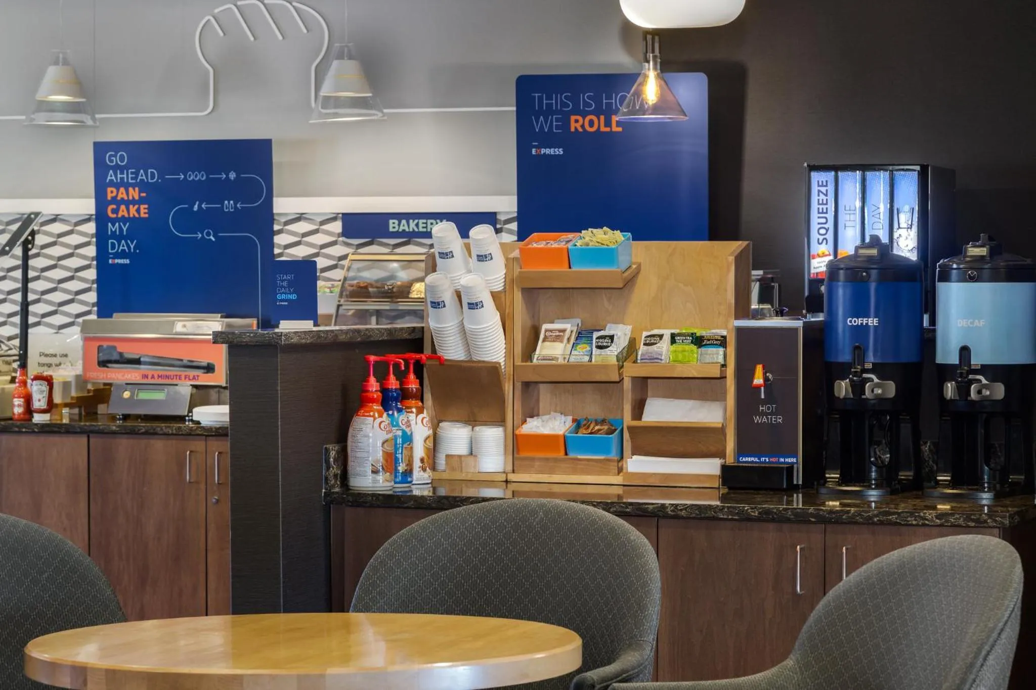 Coffee/tea facilities in Holiday Inn Express & Suites Cold Lake by IHG