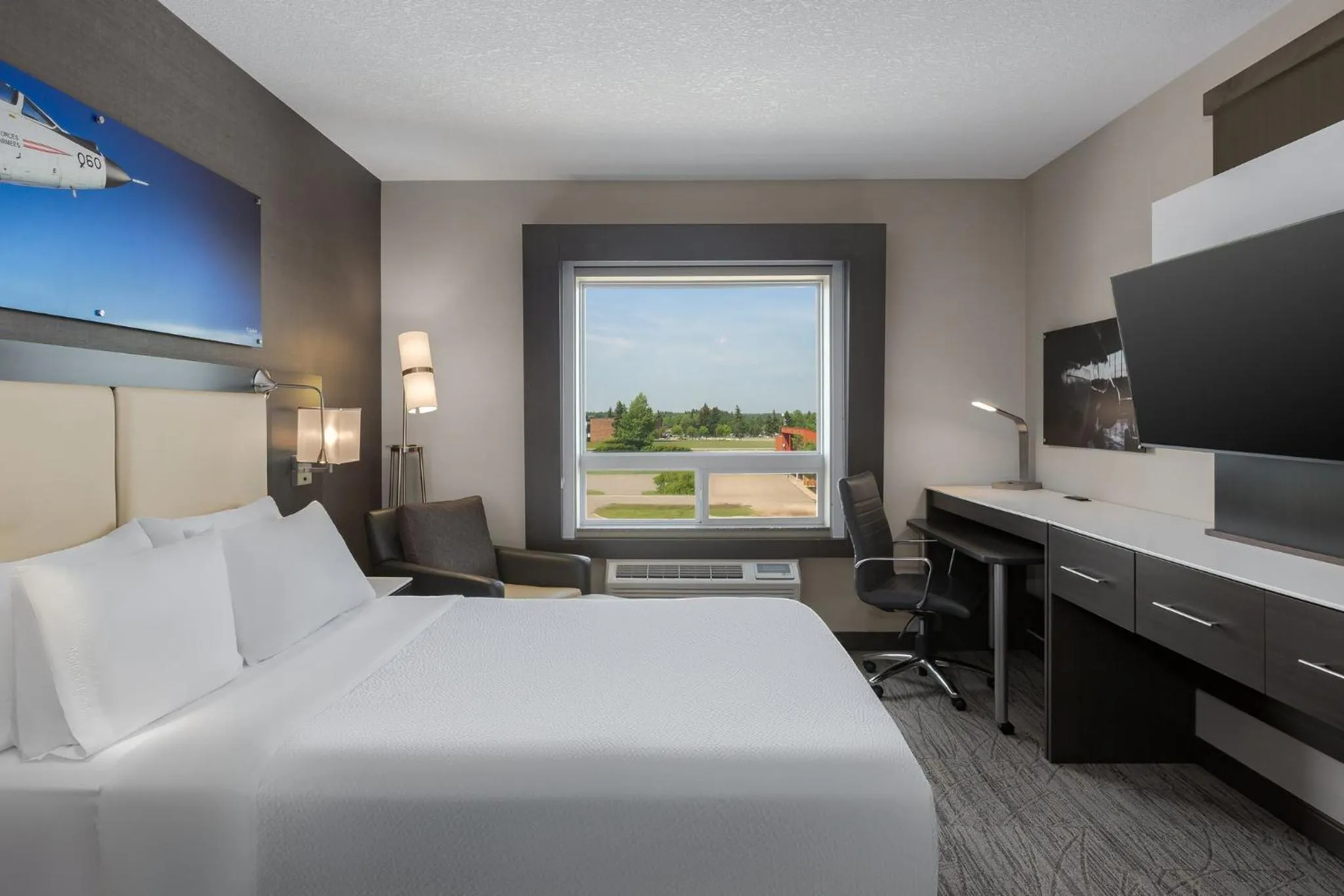 Photo of the whole room, Bed in Holiday Inn Express & Suites Cold Lake by IHG