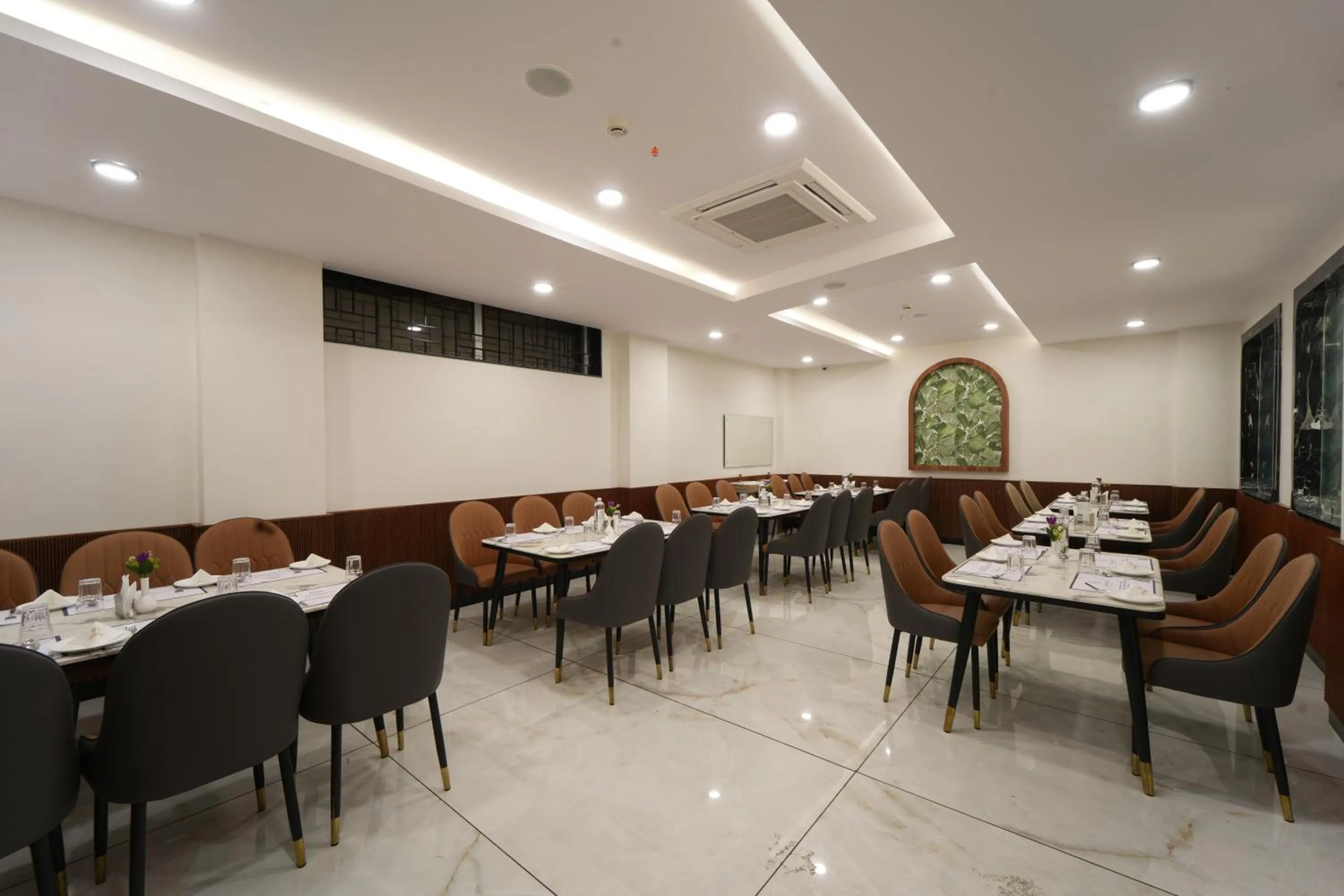 Restaurant/places to eat in VOVO Boutique Hotel