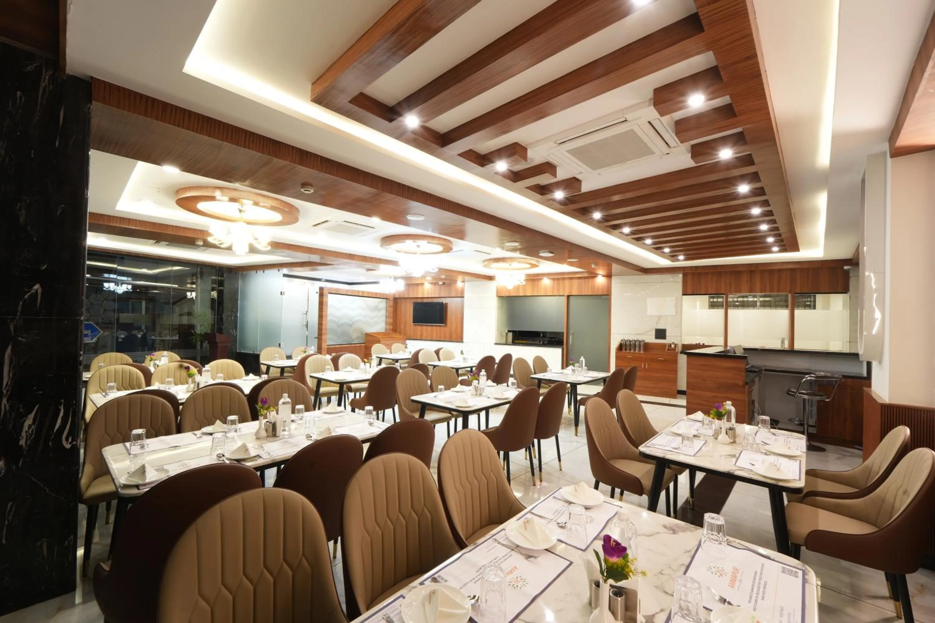 Restaurant/places to eat in VOVO Boutique Hotel