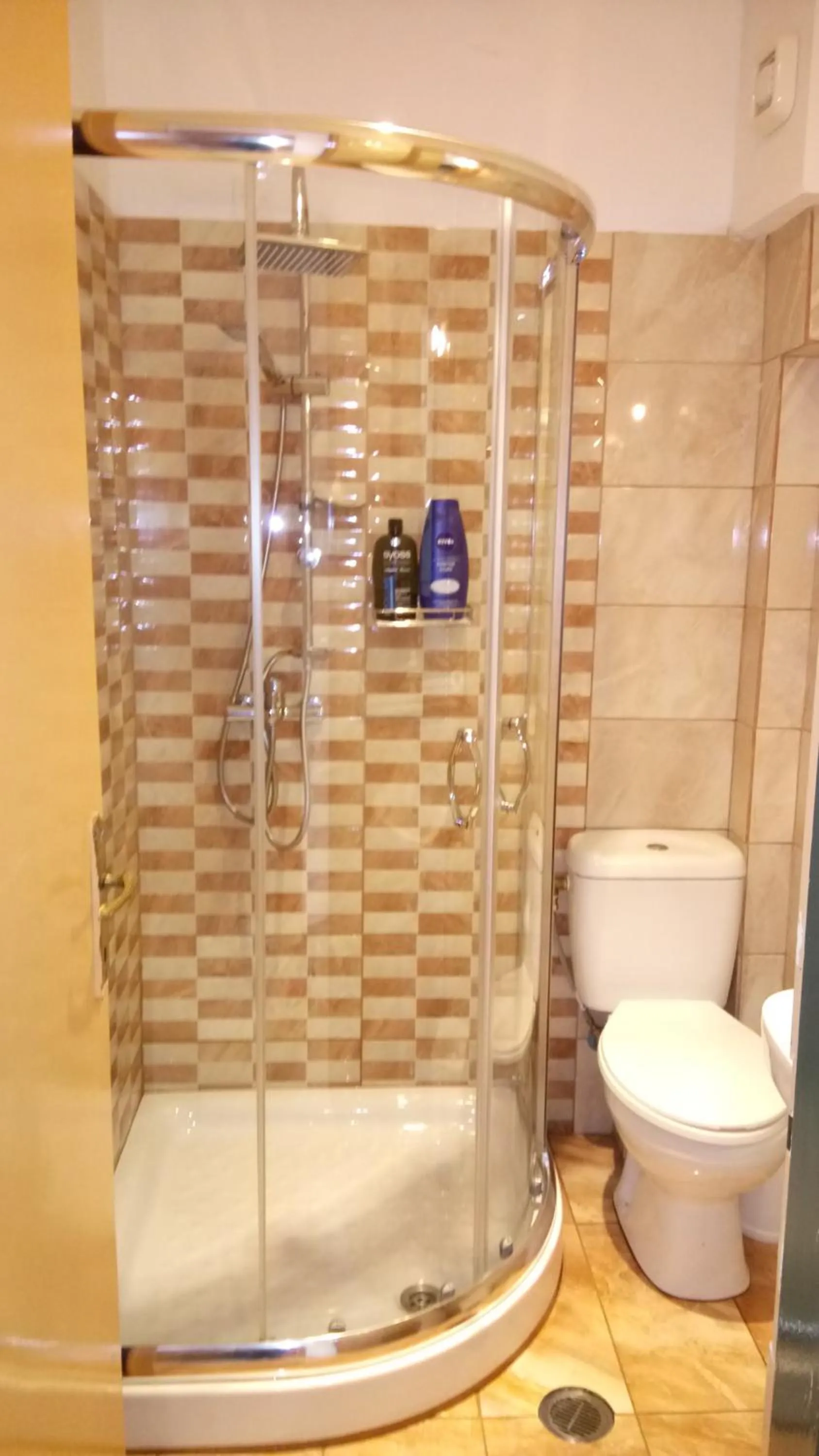 Bathroom in Flamingo Apartments Moraitika Corfu