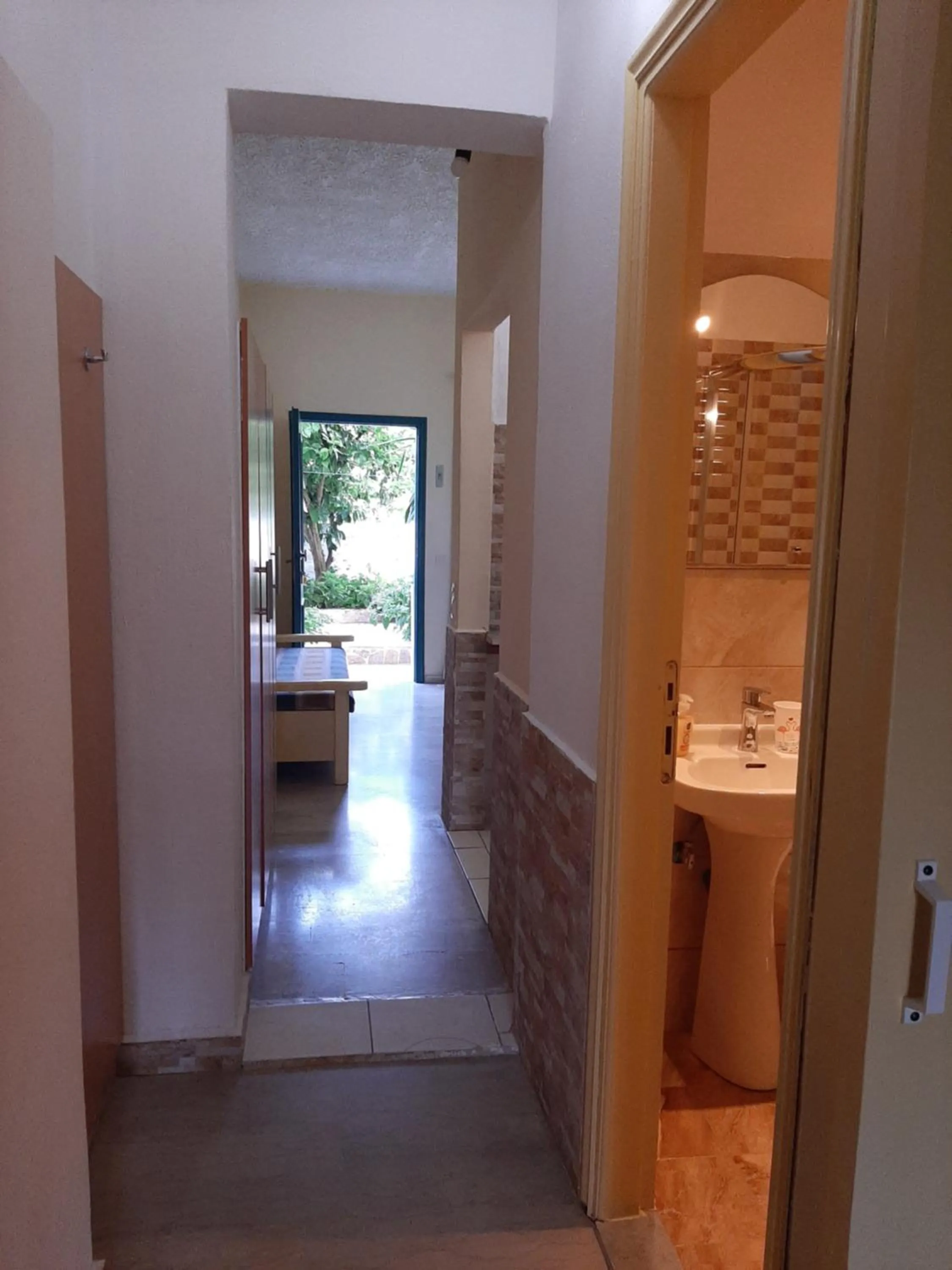 Bathroom in Flamingo Apartments Moraitika Corfu