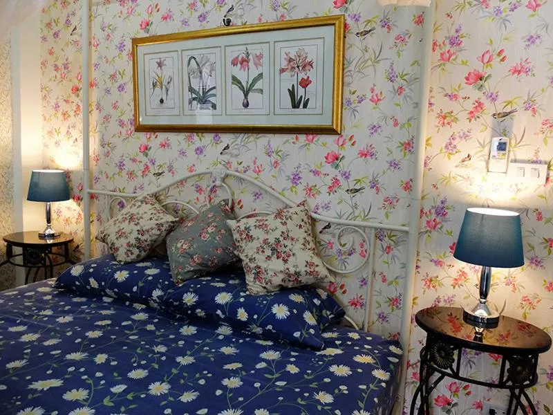 Decorative detail, Bed in The London Tearoom