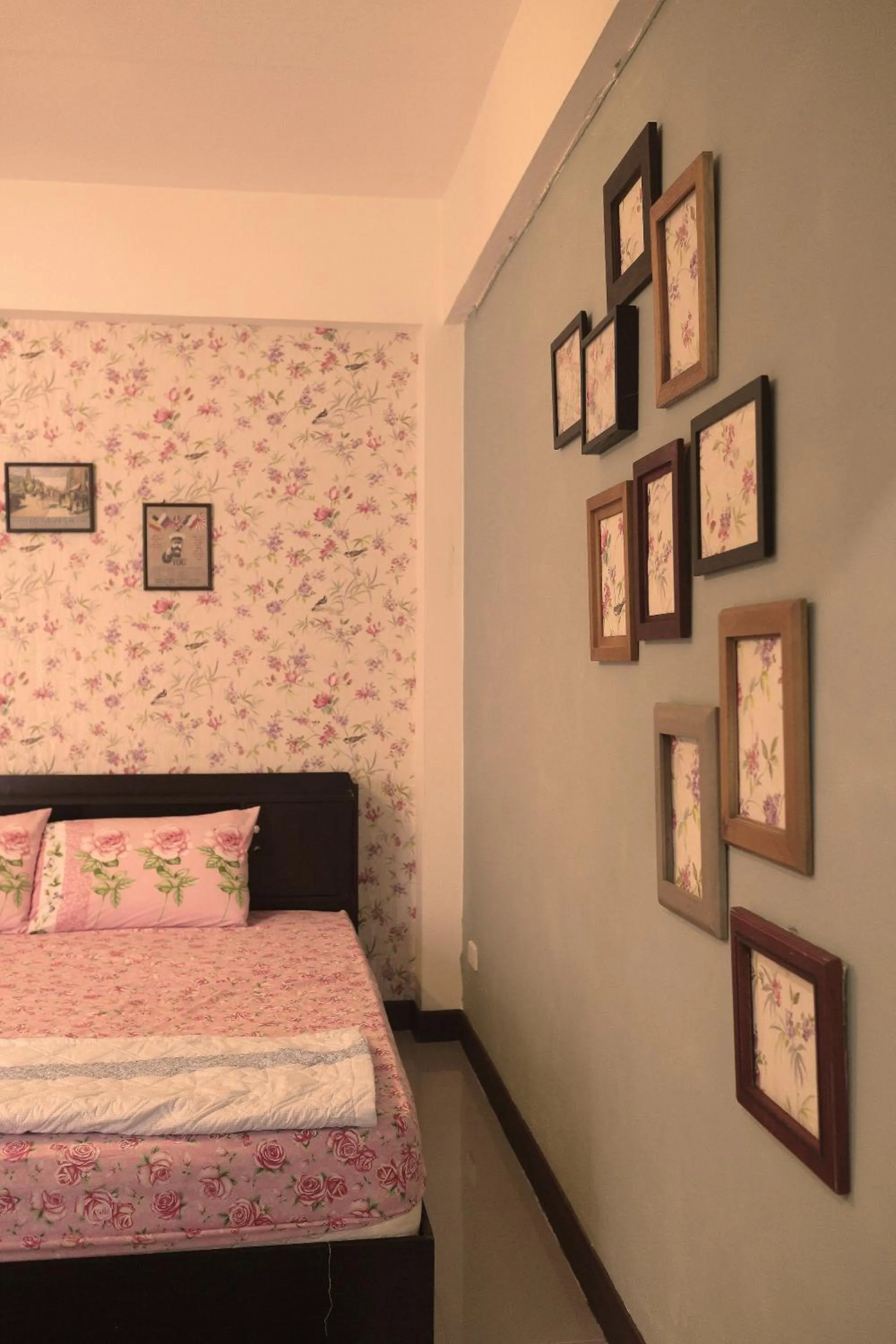 Decorative detail, Bed in The London Tearoom