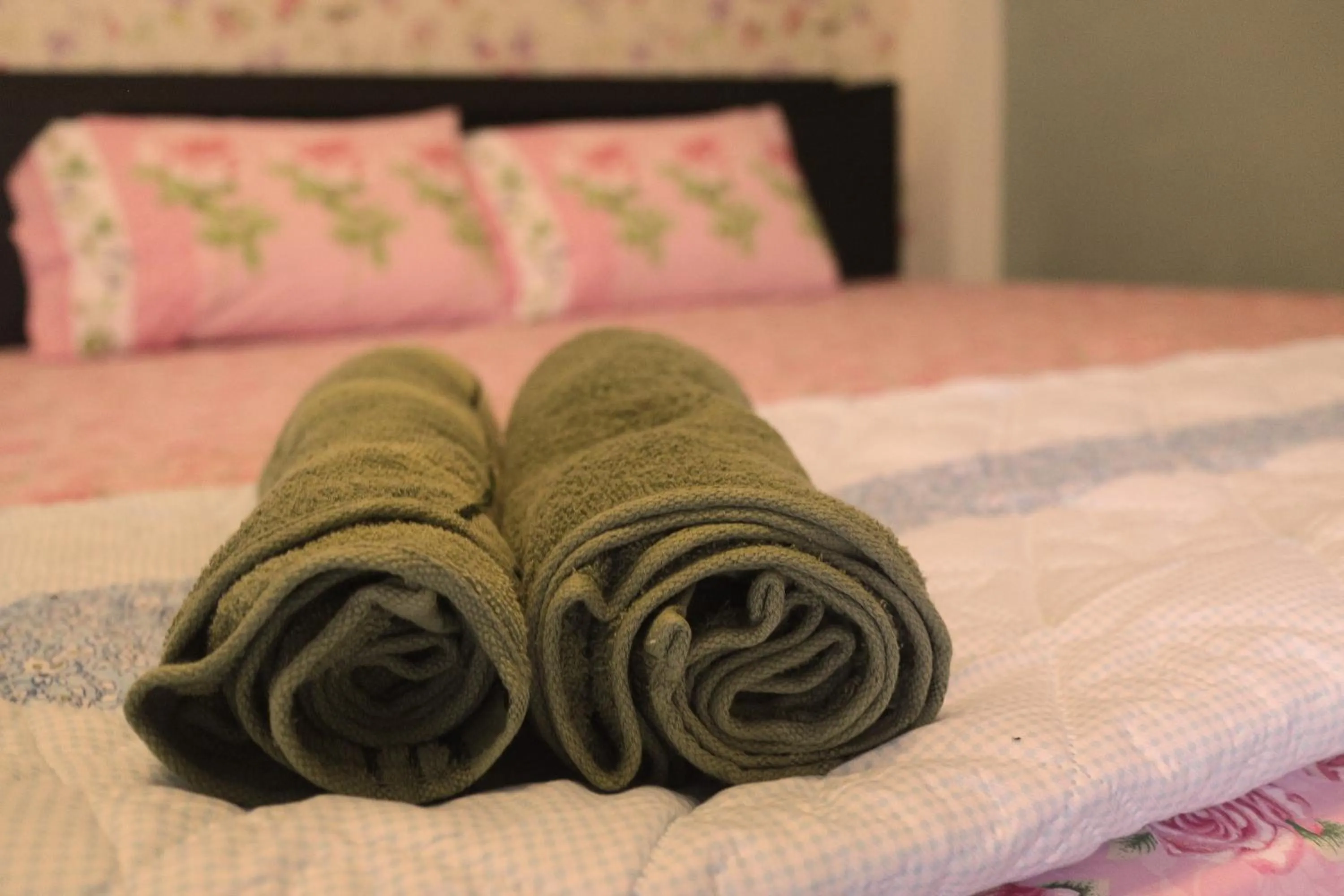 Other, Bed in The London Tearoom