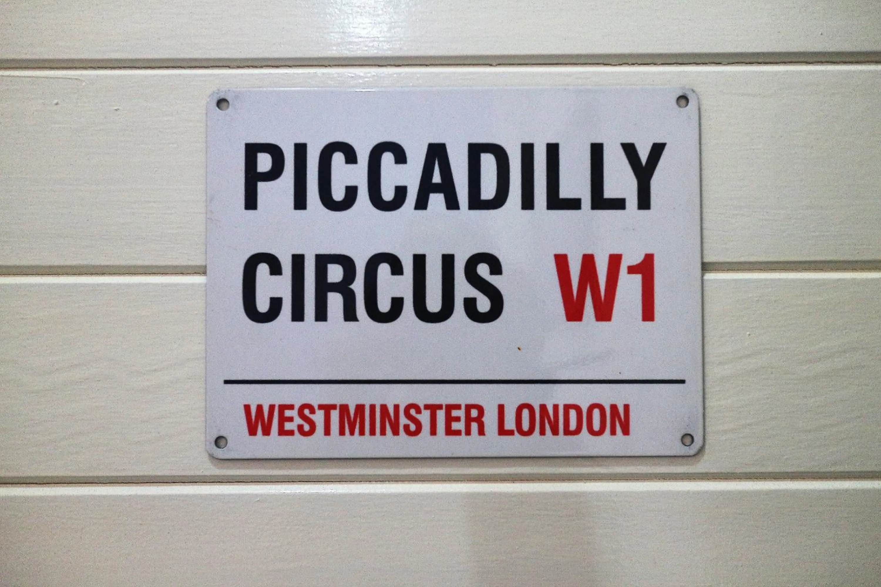 Logo/Certificate/Sign in The London Tearoom