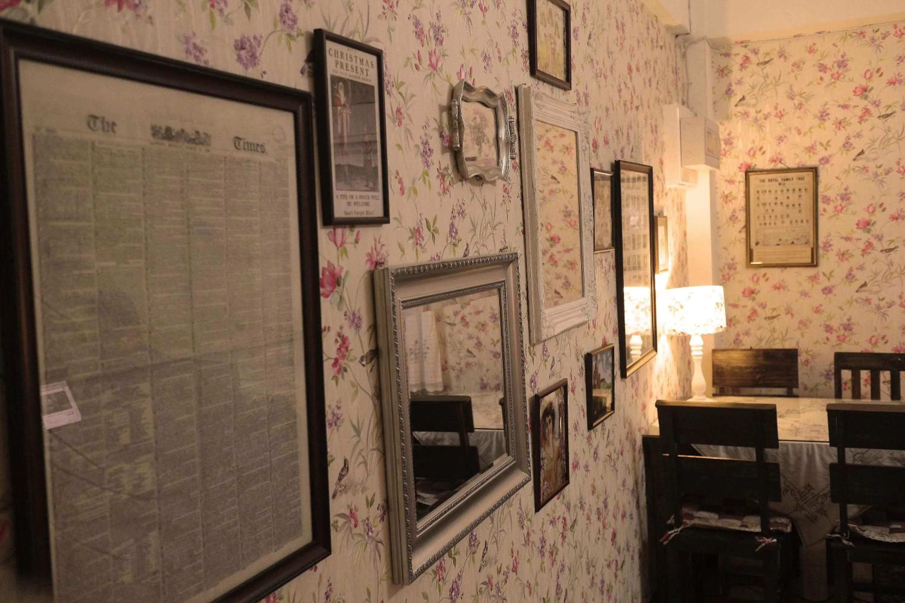 Decorative detail in The London Tearoom