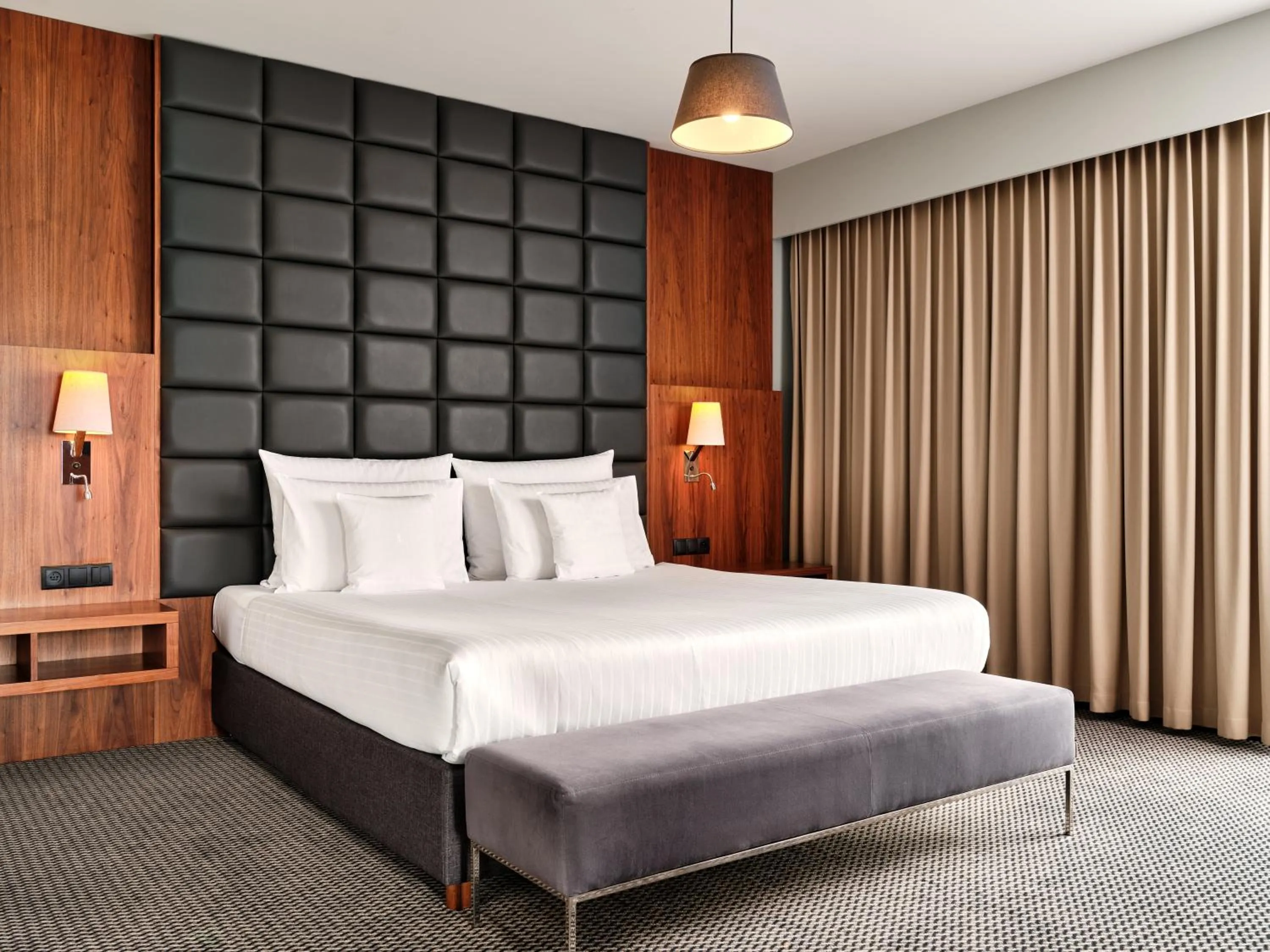 Bed in Heron Live Hotel Marina & SPA