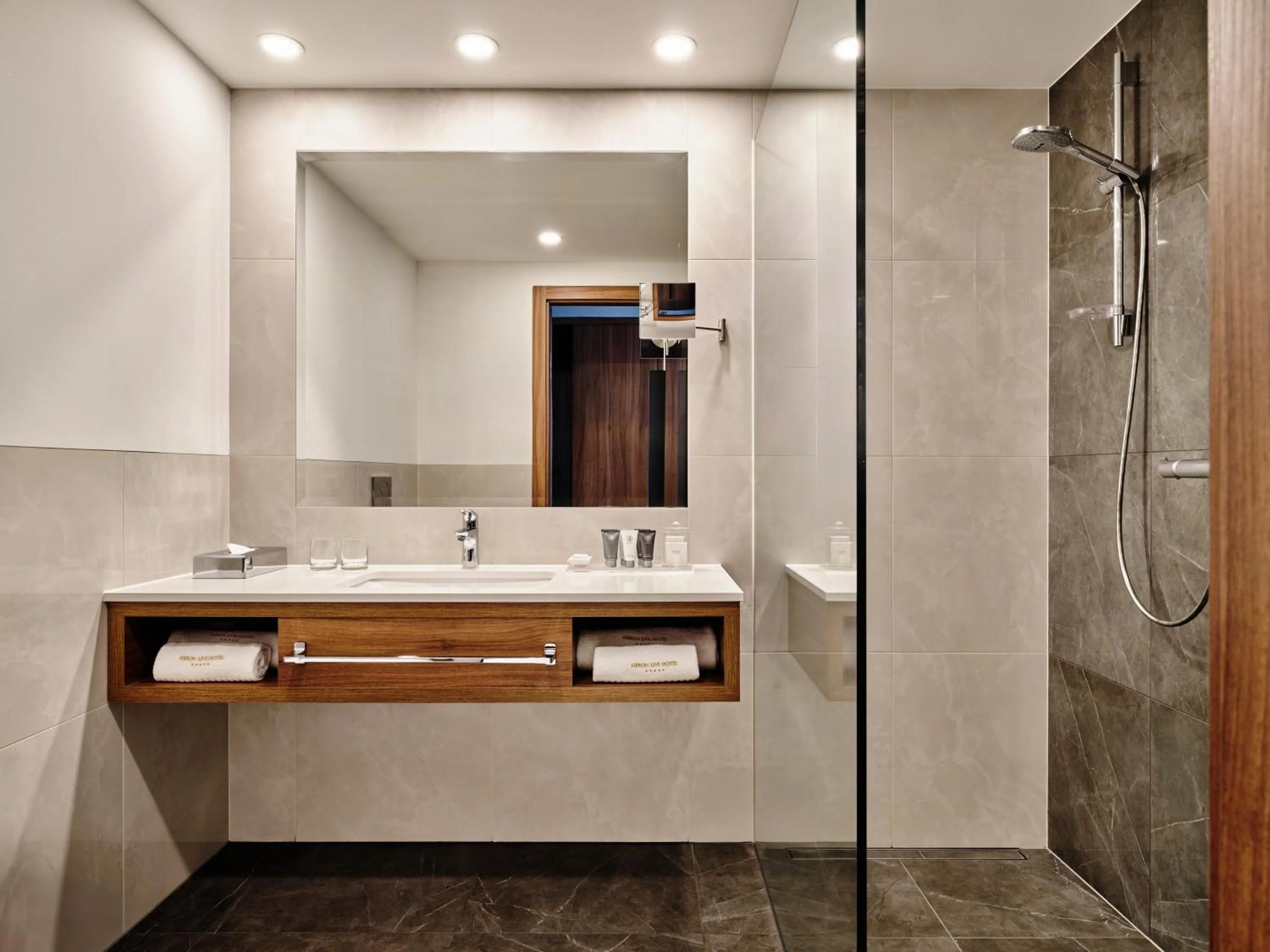 Heron Live Hotel Marina & SPA