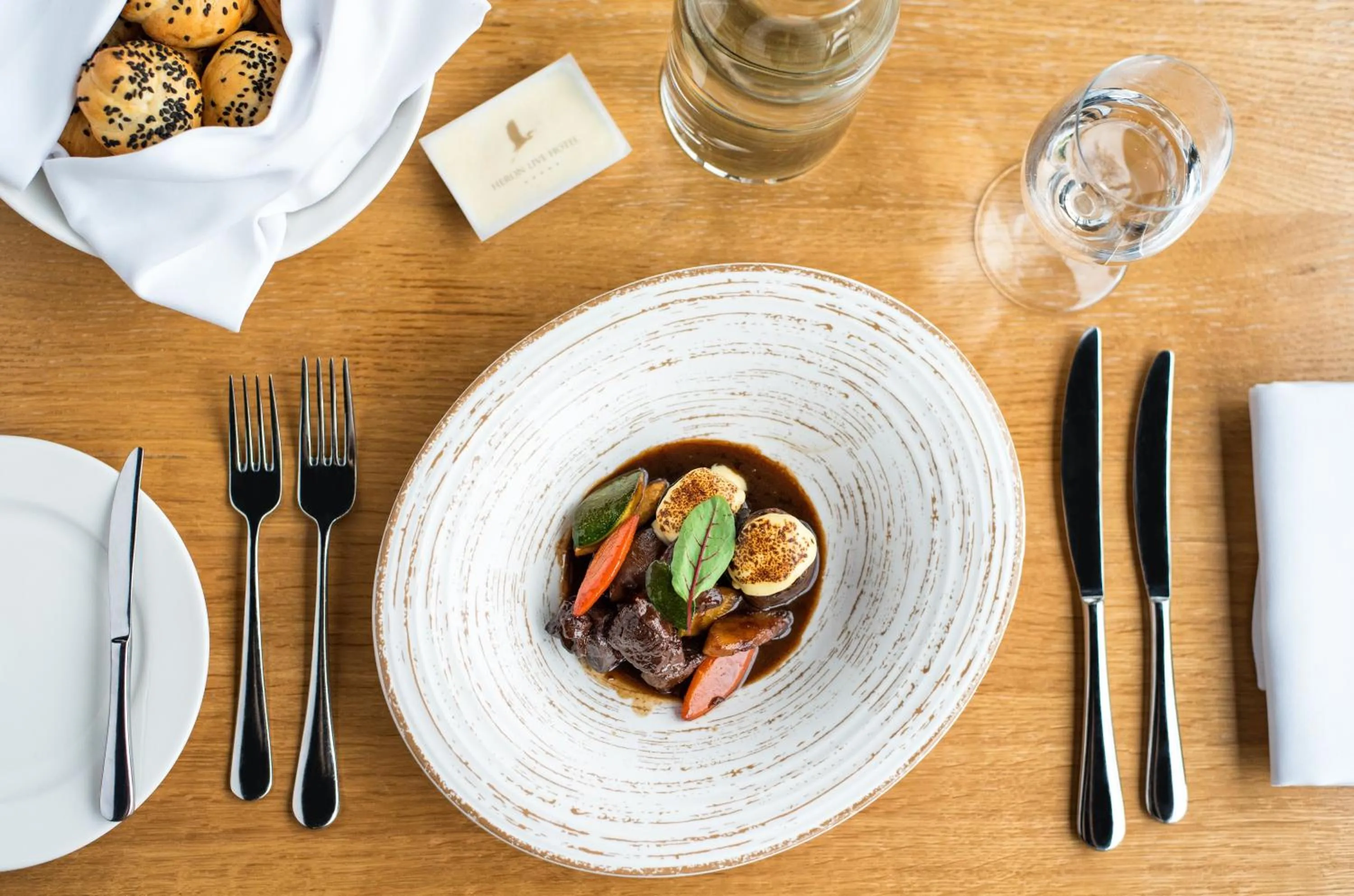 Restaurant/places to eat in Heron Live Hotel Marina & SPA