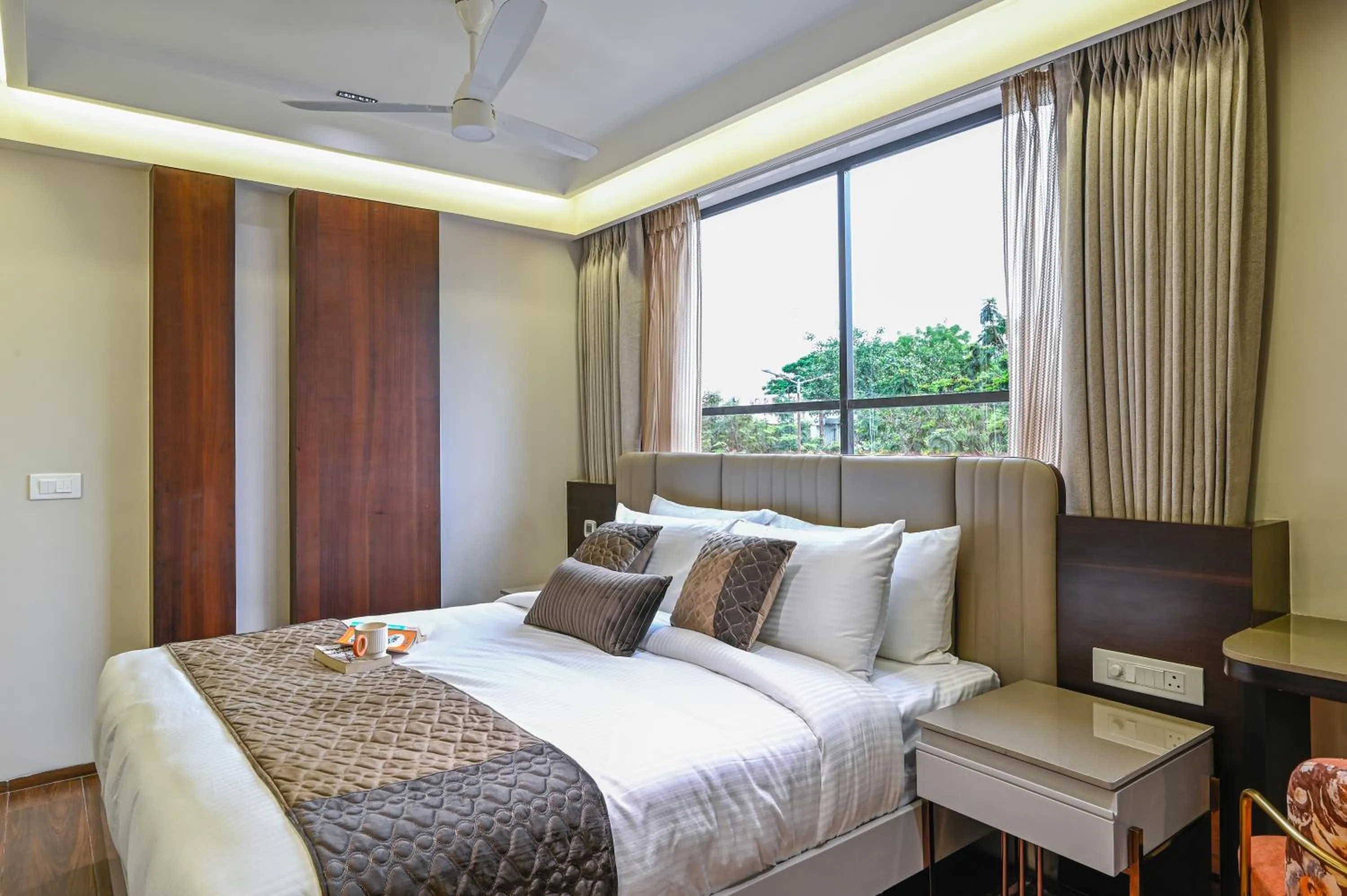 View (from property/room), Bed in Hotel Grand Girdhar Premier
