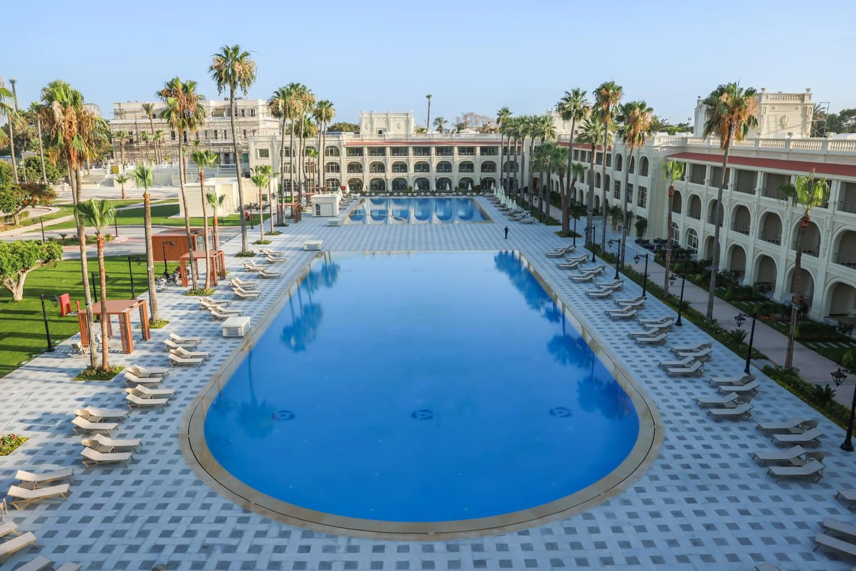 Swimming pool in Helnan Antoniades Palace Hotel